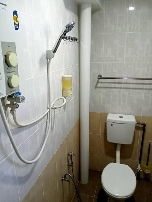 Comfortable Homestay Ipoh 6R6B 9pax SY30 photo 7