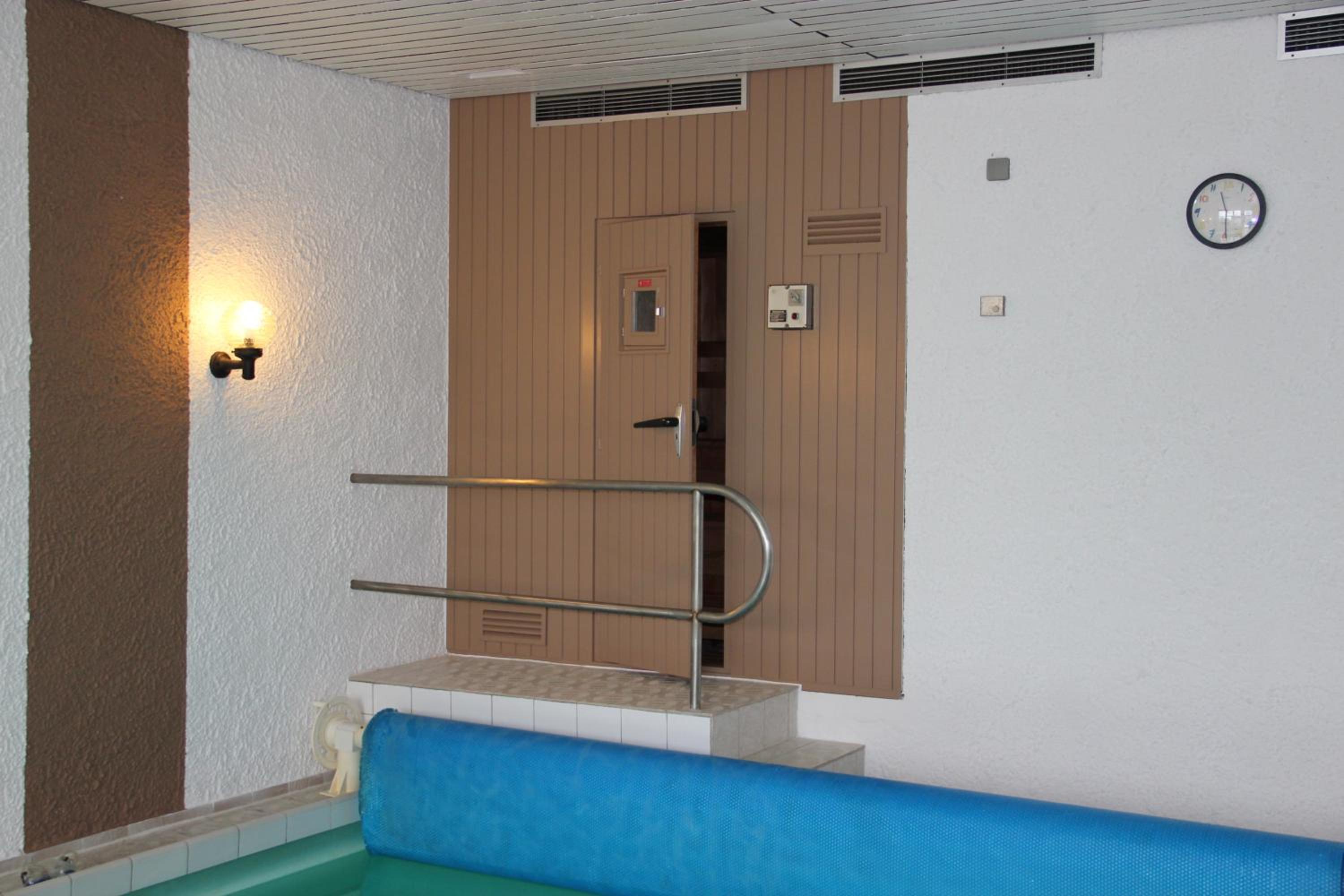 Villa Relax - Ferienwohnungen & Hallenbad & Relaxgarten