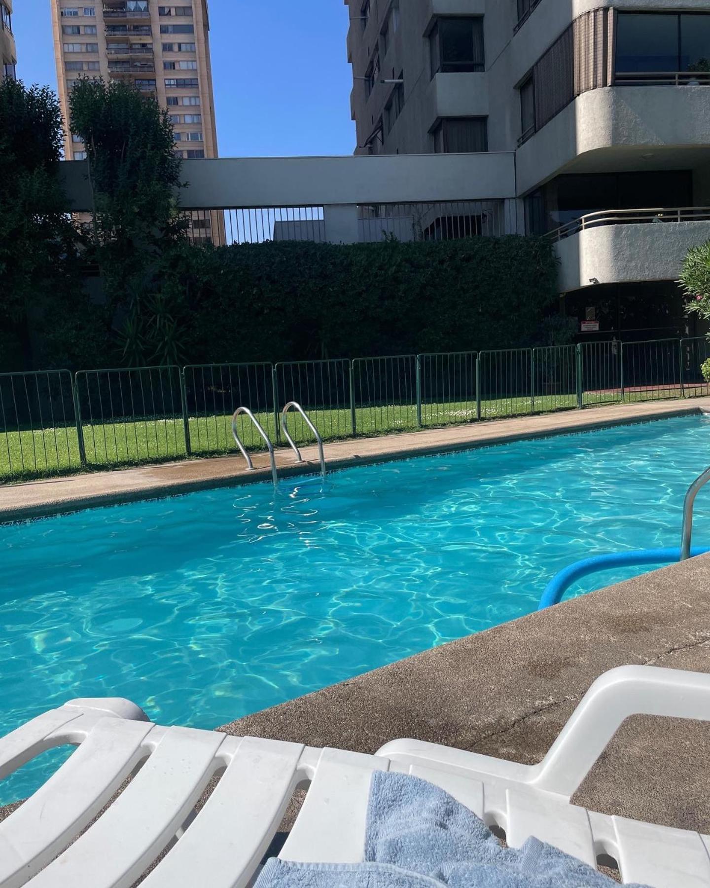 Hermoso depto en las Condes Parque Arauco, 10 personas