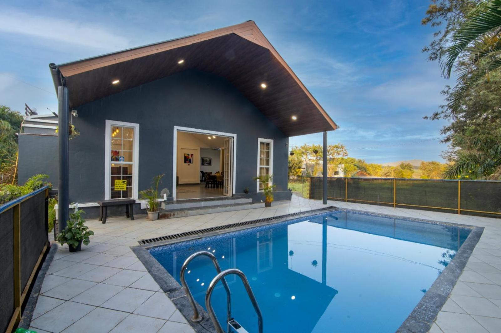 Silver Farm Villa view 4