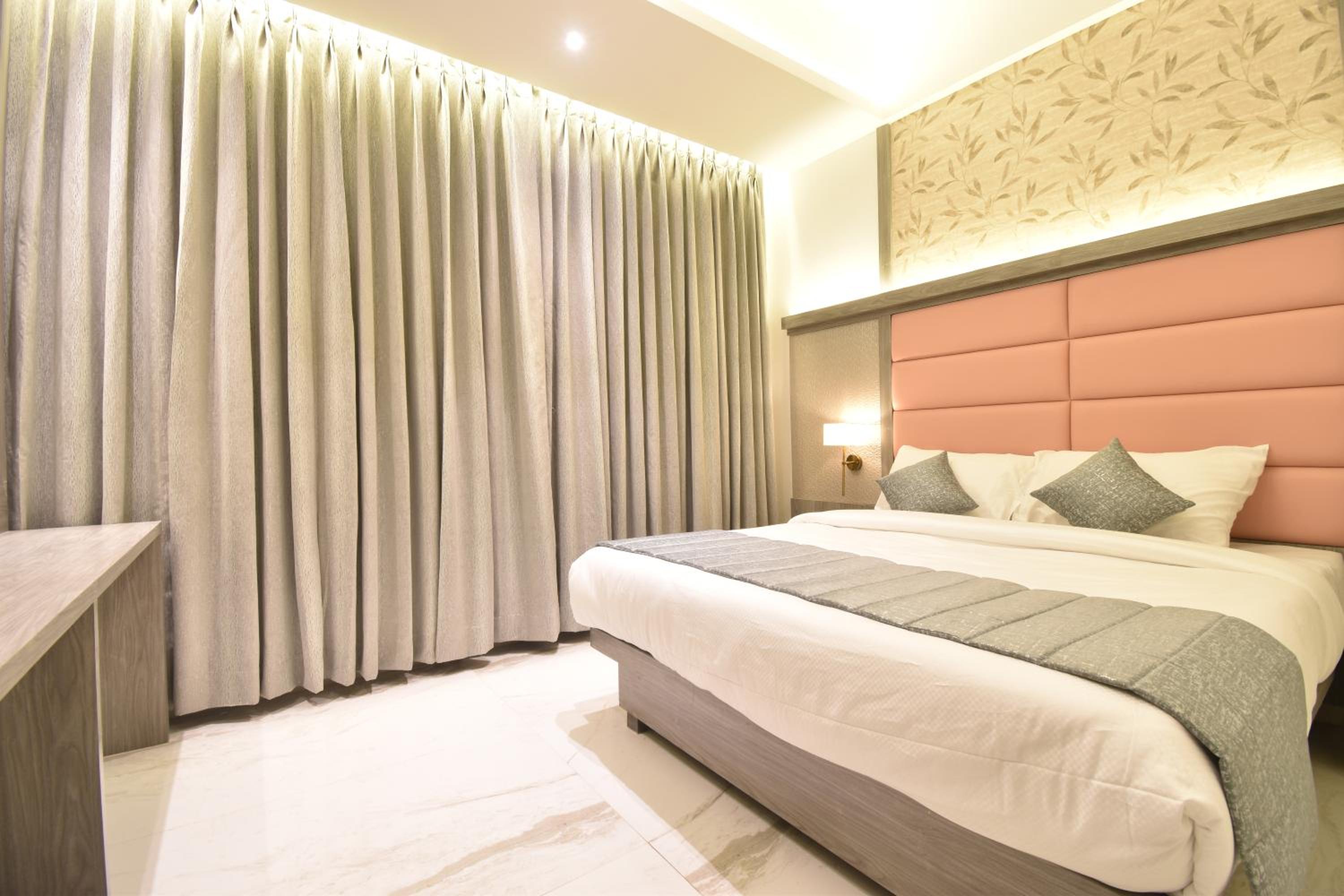 La Dhalia By Glitz Hotels view 5