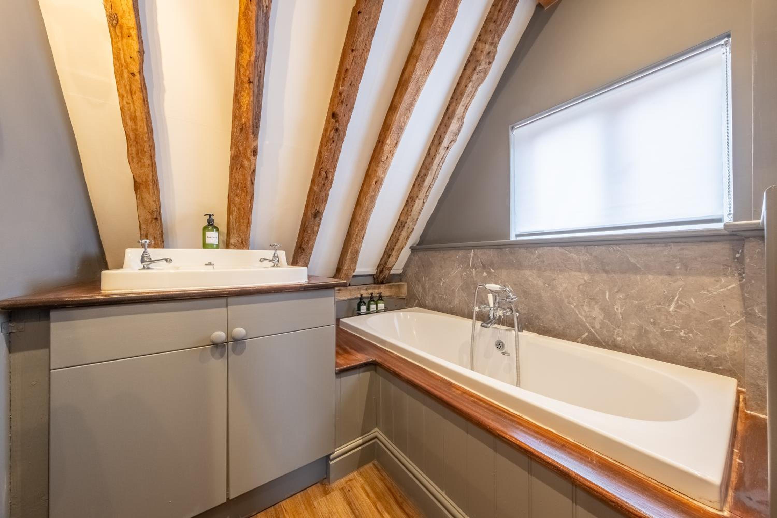 Huge luxury loft cottage in historic country estate - Belchamp Hall Hayloft view 3