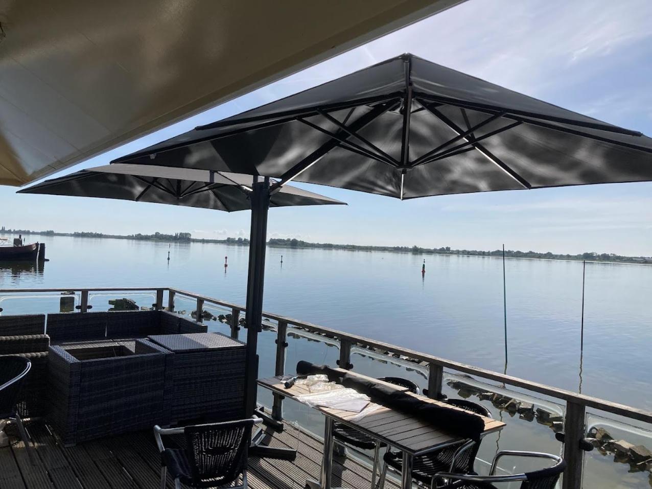 Water Villa, Houseboot at the Lake, Great Views, 70 km to Amsterdam view 3