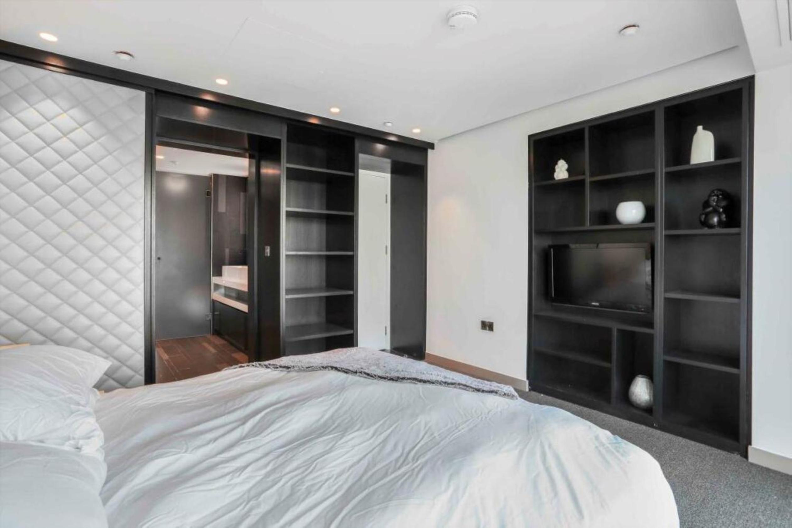 Piccadilly Circus Large 2 Bed 2 Bath Designer Flat