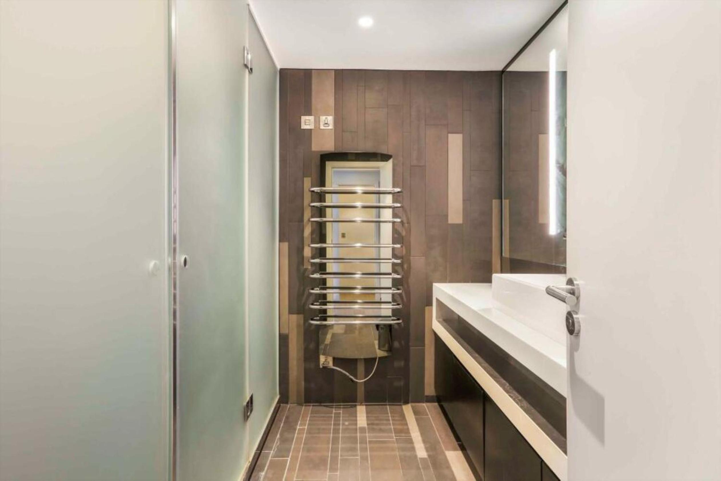 Piccadilly Circus Large 2 Bed 2 Bath Designer Flat