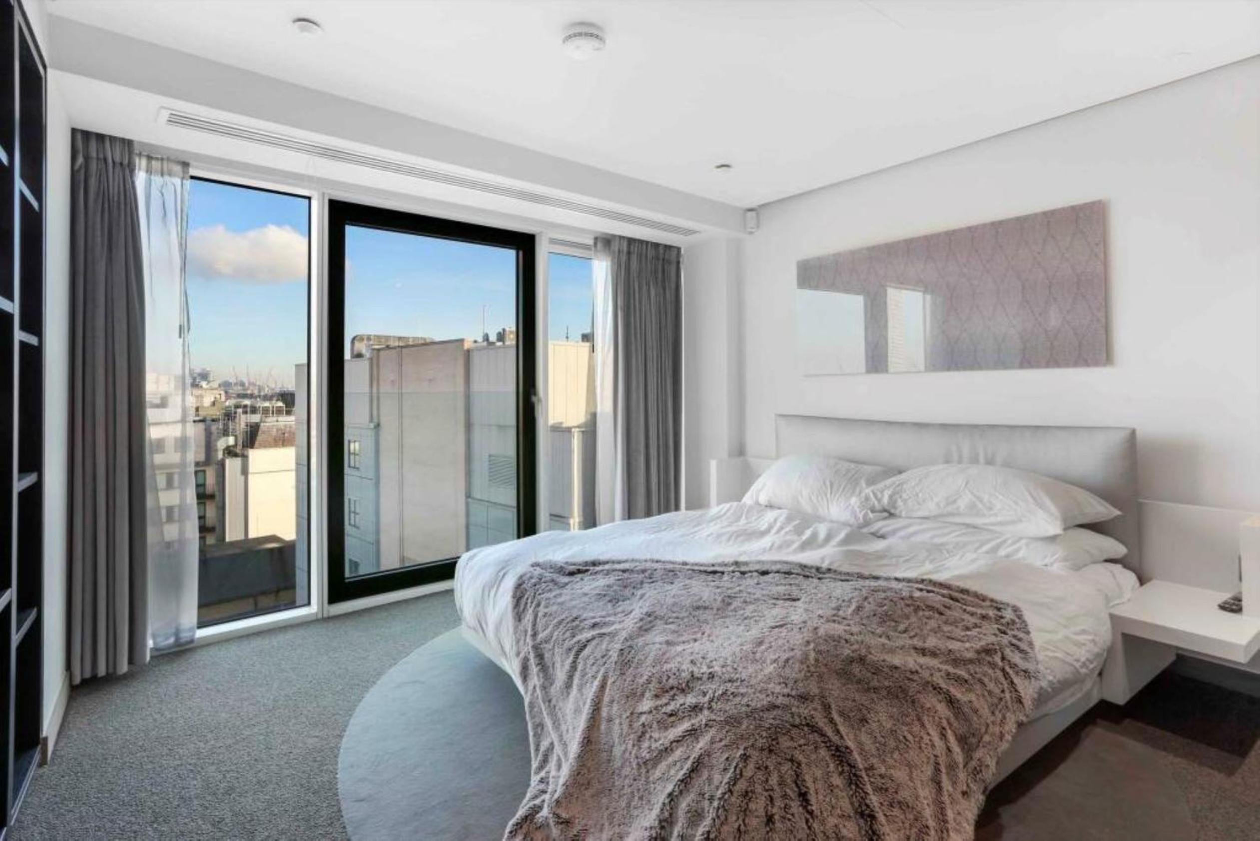 Piccadilly Circus Large 2 Bed 2 Bath Designer Flat