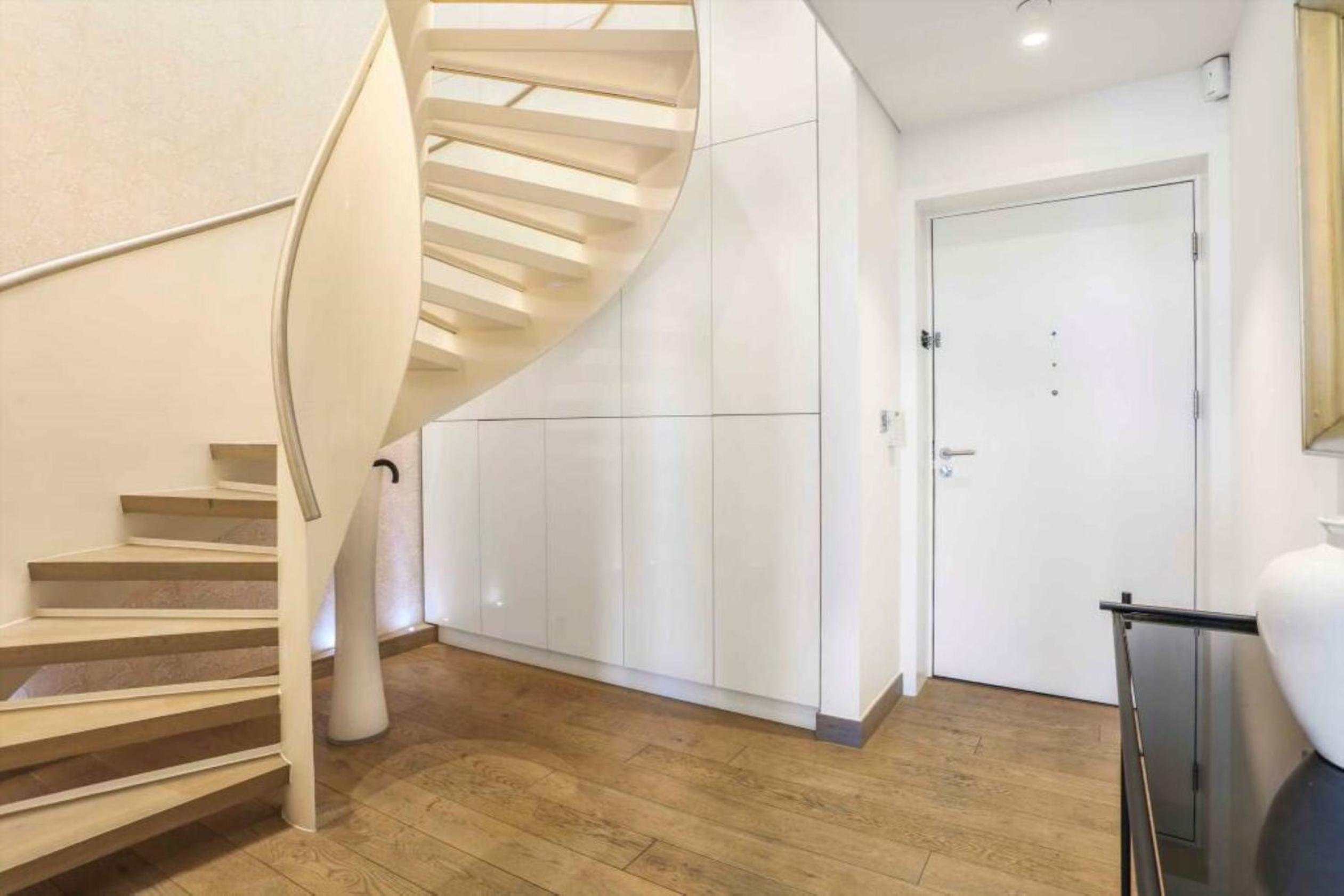 Piccadilly Circus Large 2 Bed 2 Bath Designer Flat