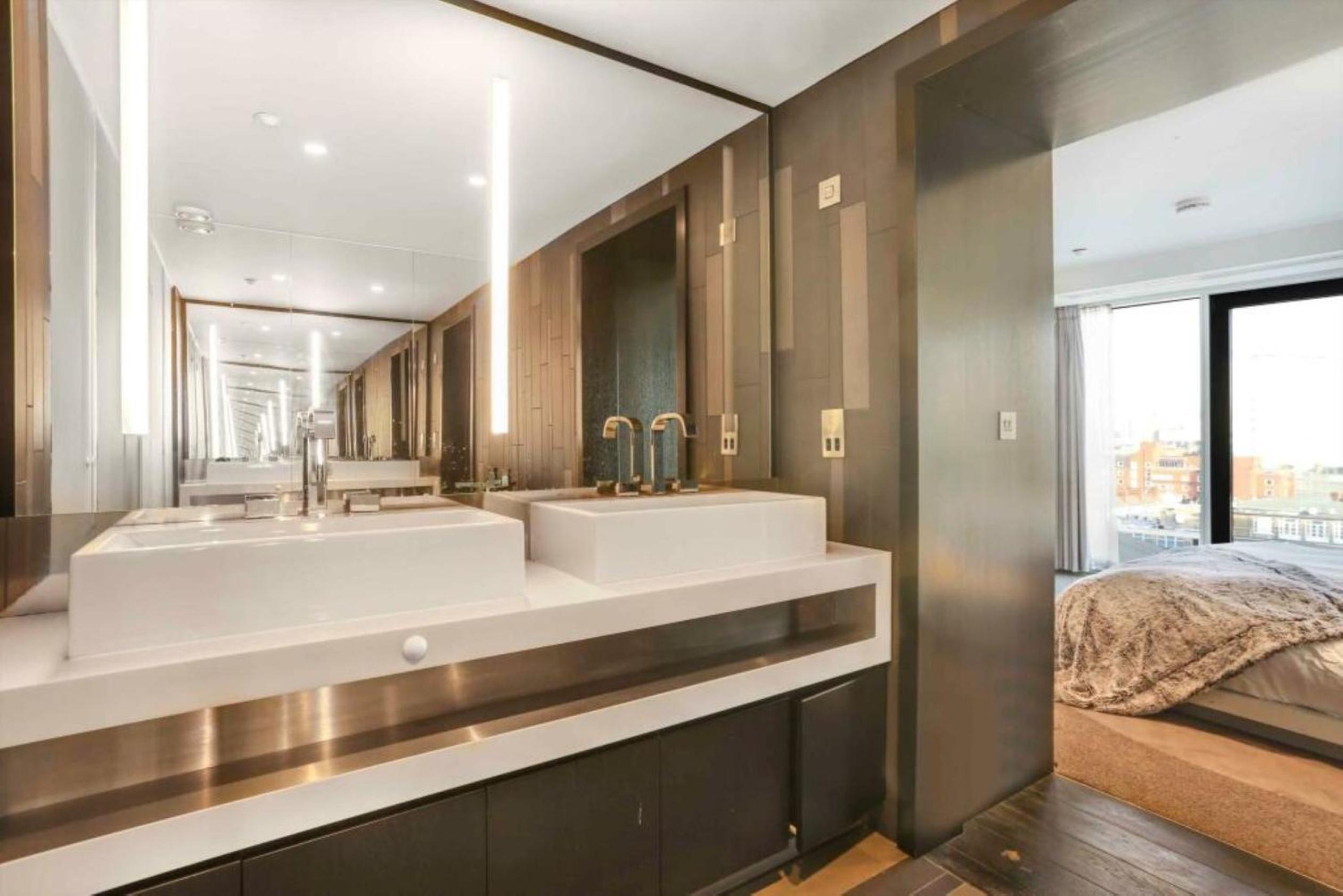 Piccadilly Circus Large 2 Bed 2 Bath Designer Flat