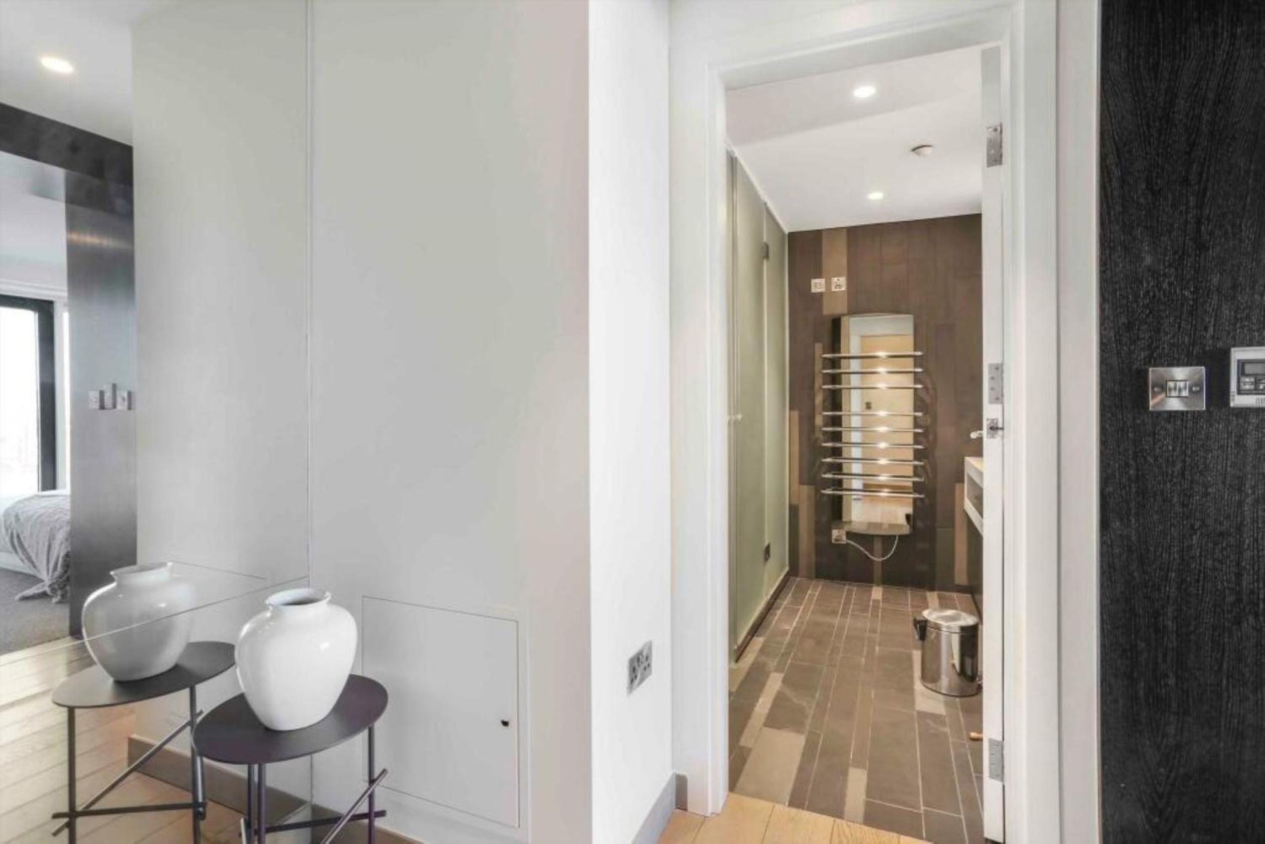 Piccadilly Circus Large 2 Bed 2 Bath Designer Flat