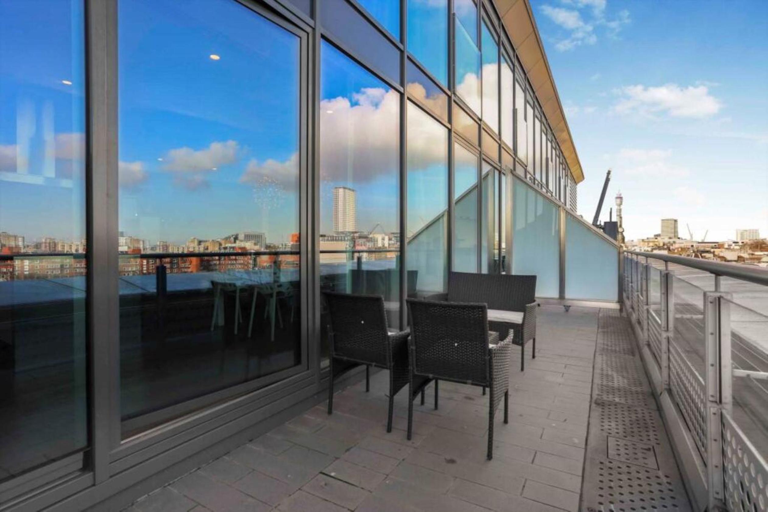 Piccadilly Circus Large 2 Bed 2 Bath Designer Flat