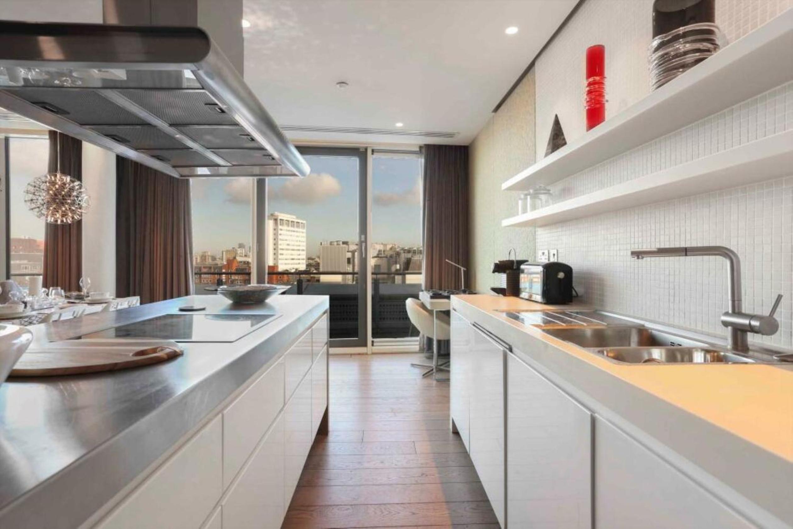 Piccadilly Circus Large 2 Bed 2 Bath Designer Flat