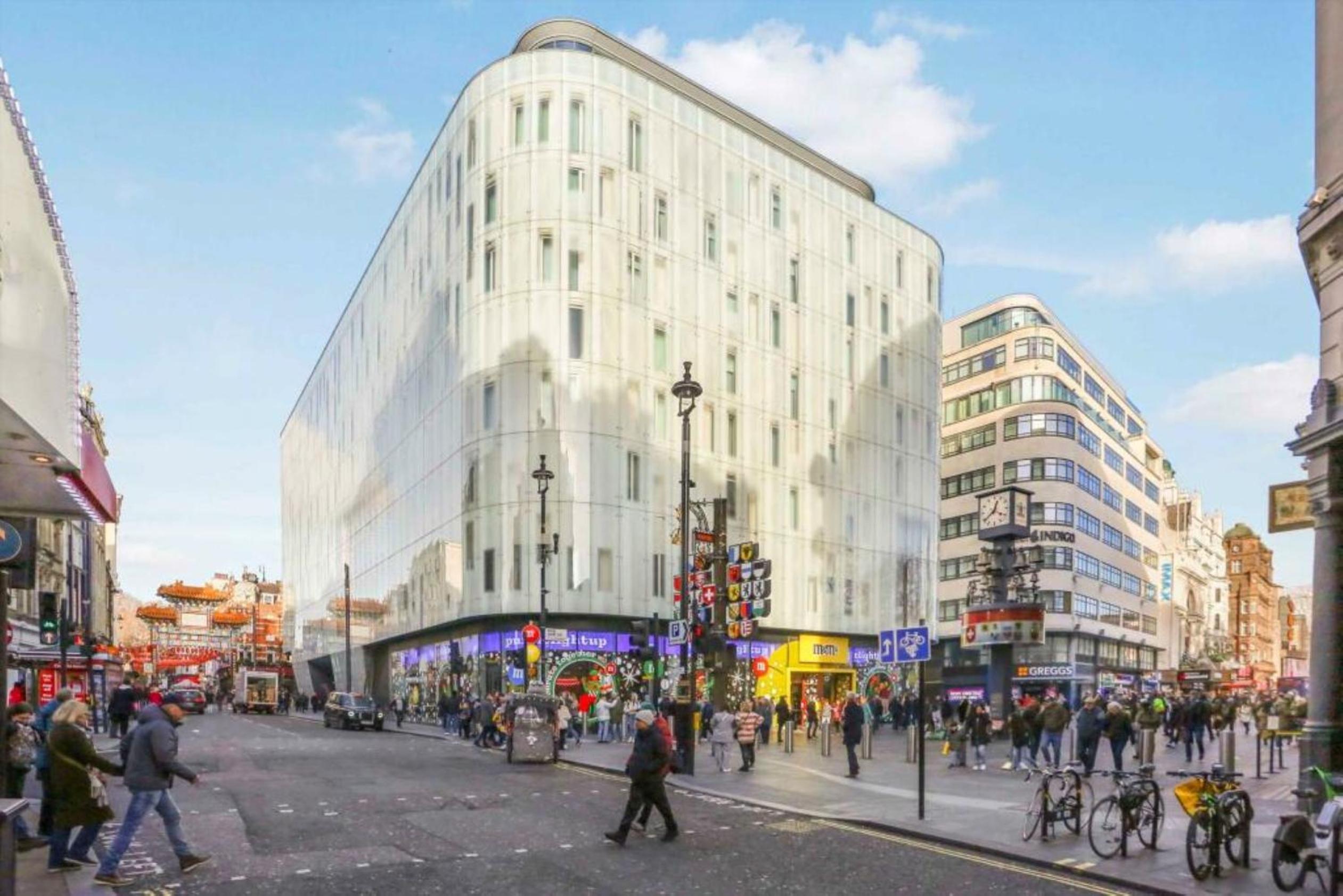 Piccadilly Circus Large 2 Bed 2 Bath Designer Flat