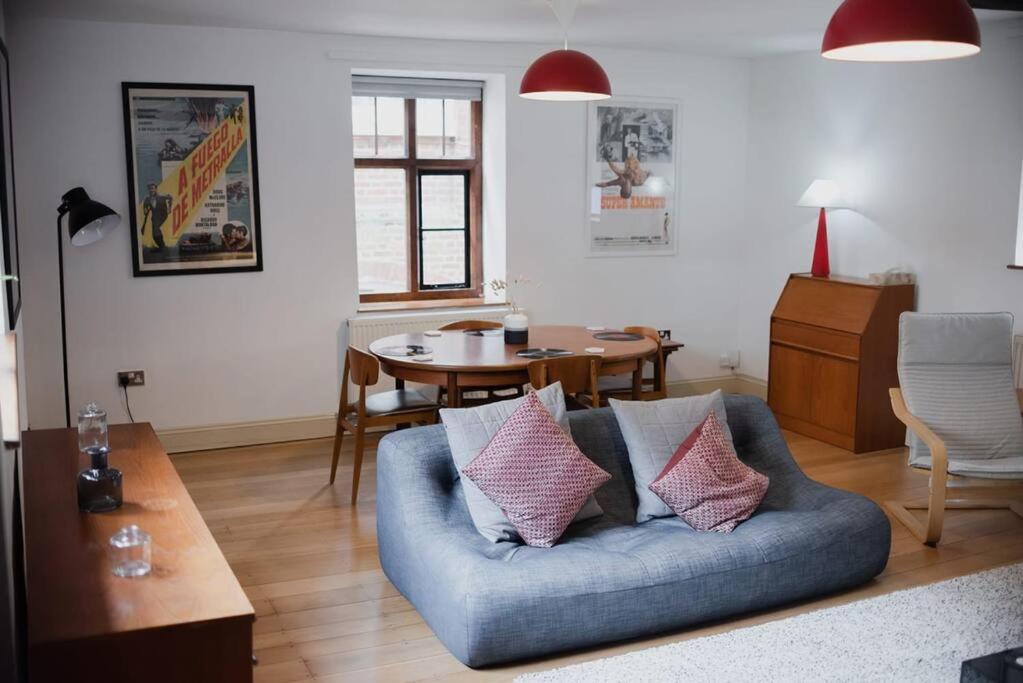 Spacious Grade II Listed Flint Cottage Sleeps 2 view 3