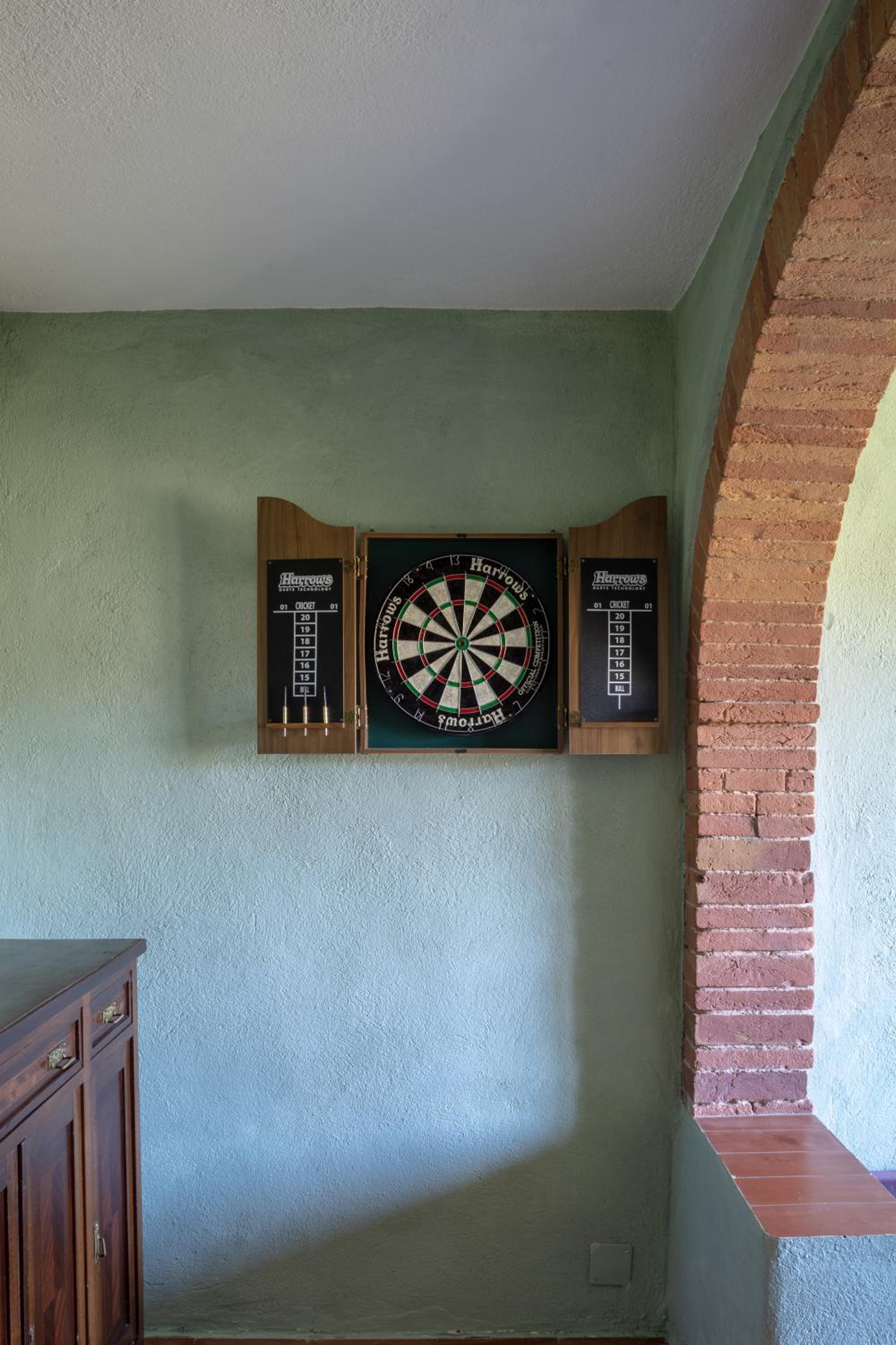Podere Mencoini, stylish villa with private pool and olive garden