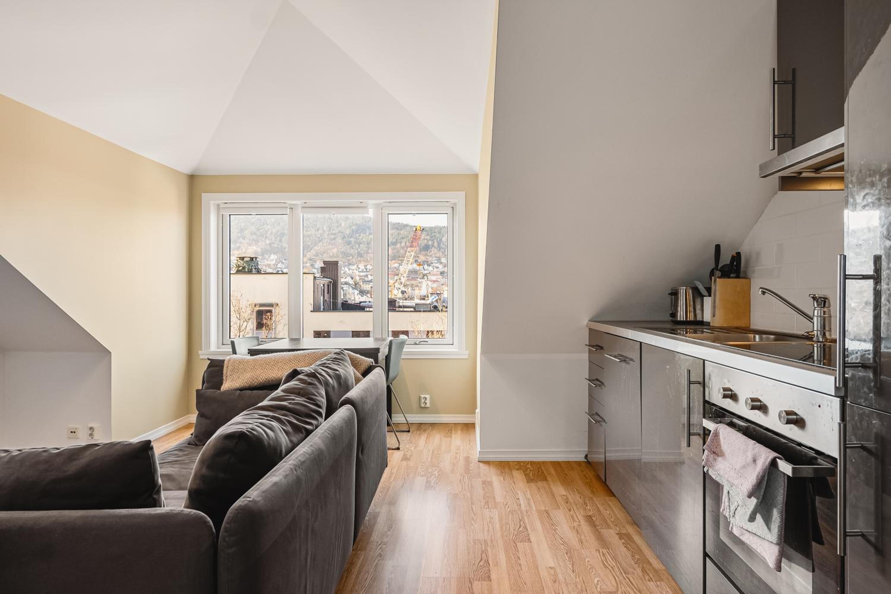 Dinbnb Apartments I Dockside Apartment With Modern Kitchen And Workspace view 5