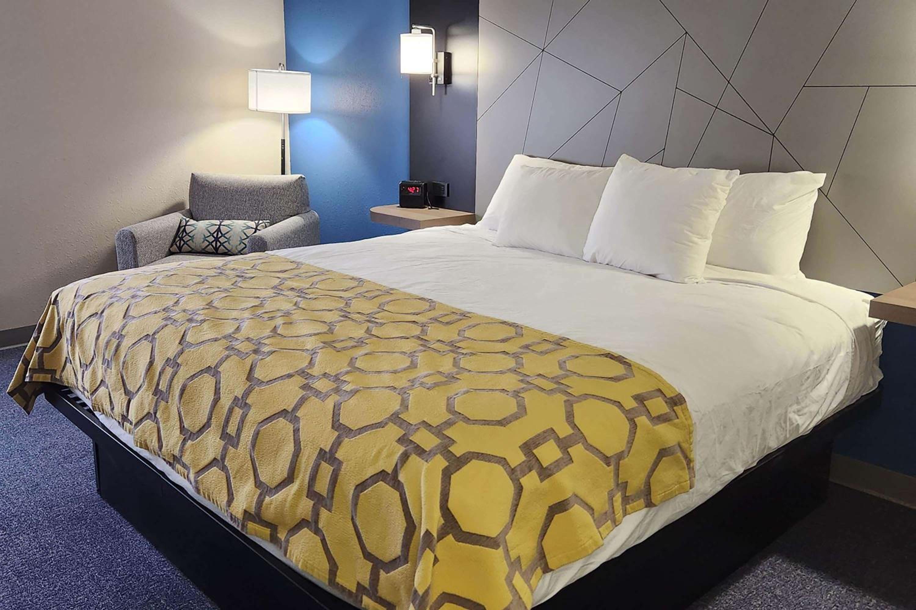 Baymont by Wyndham Davenport - Image 3