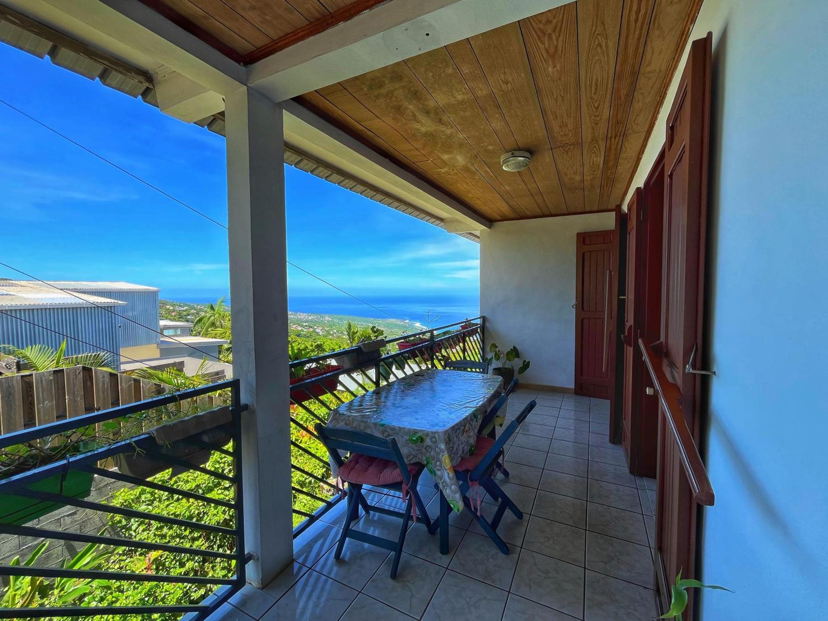 Maison idyllique à Saint-Leu avec vue sur la mer. view 4