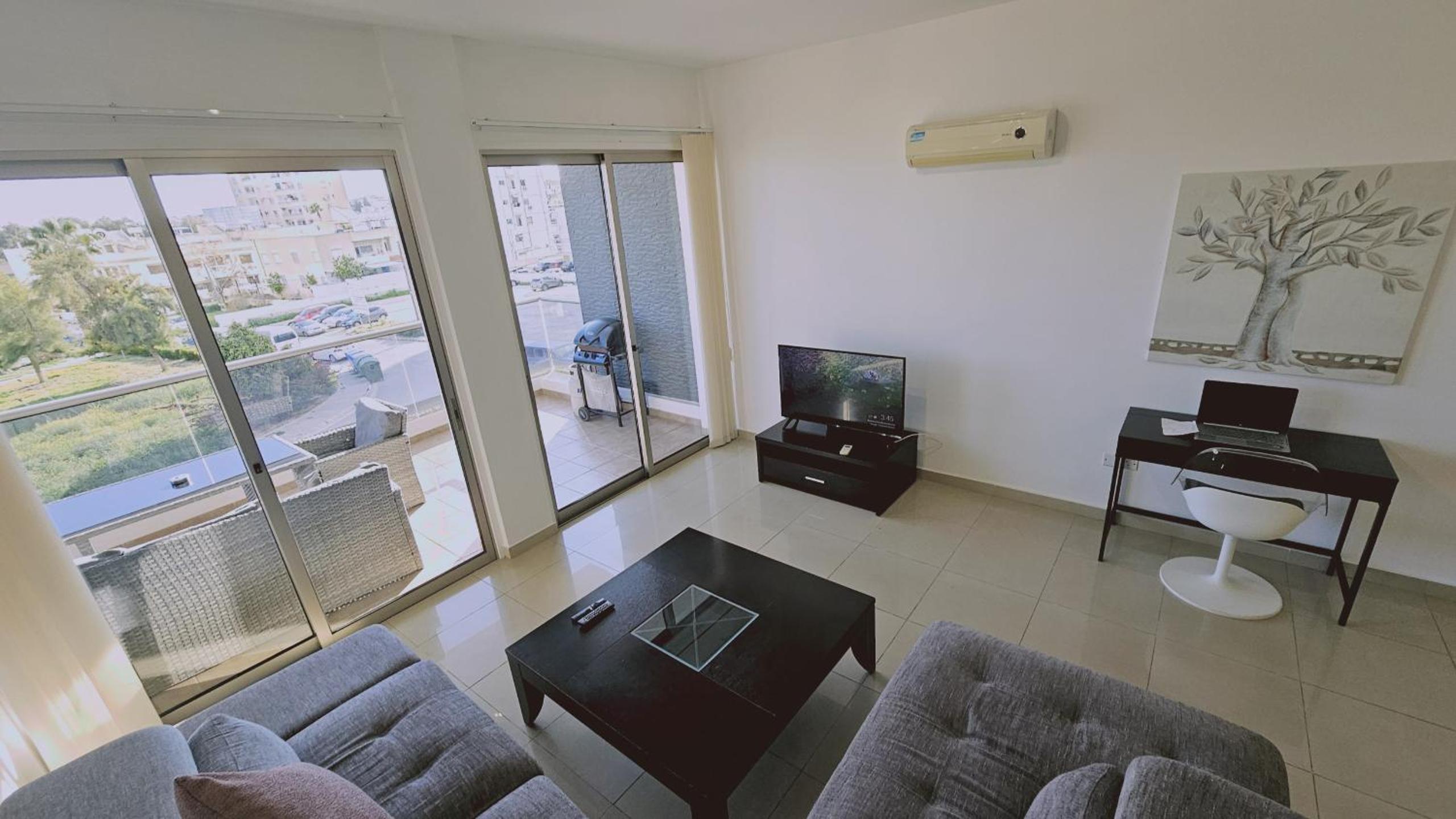 STAY White Petals Apartment