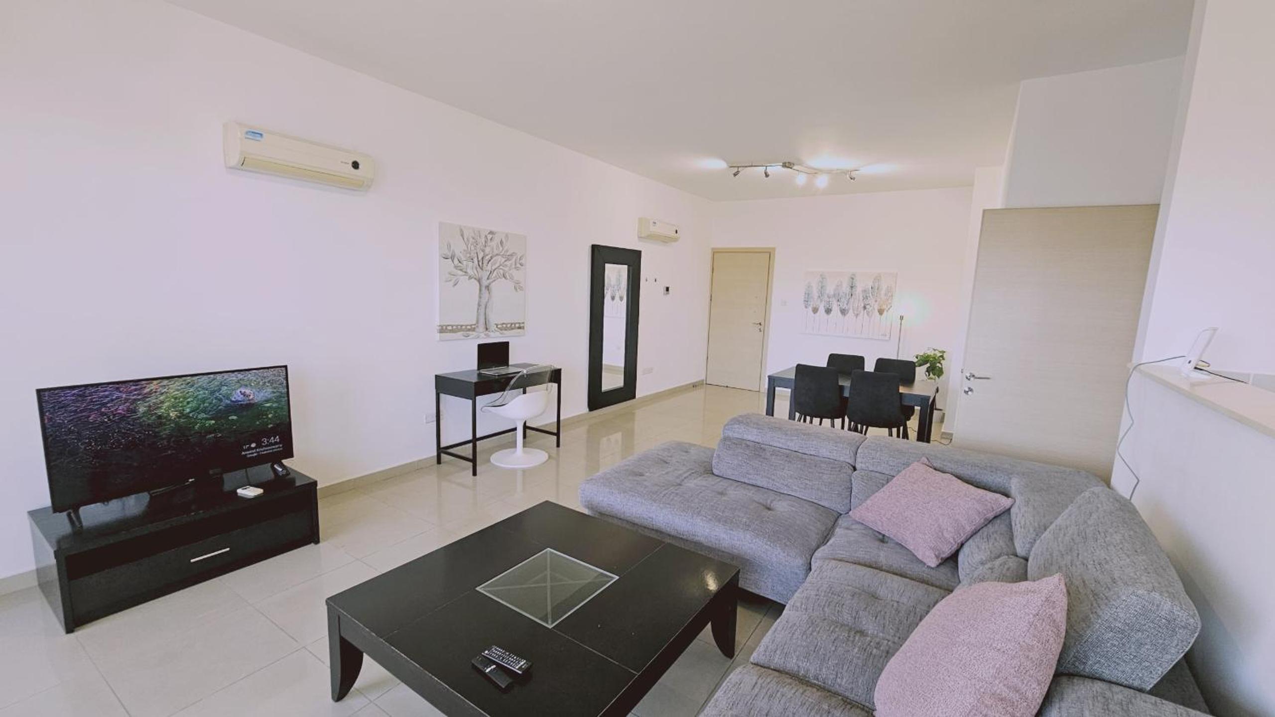 STAY White Petals Apartment