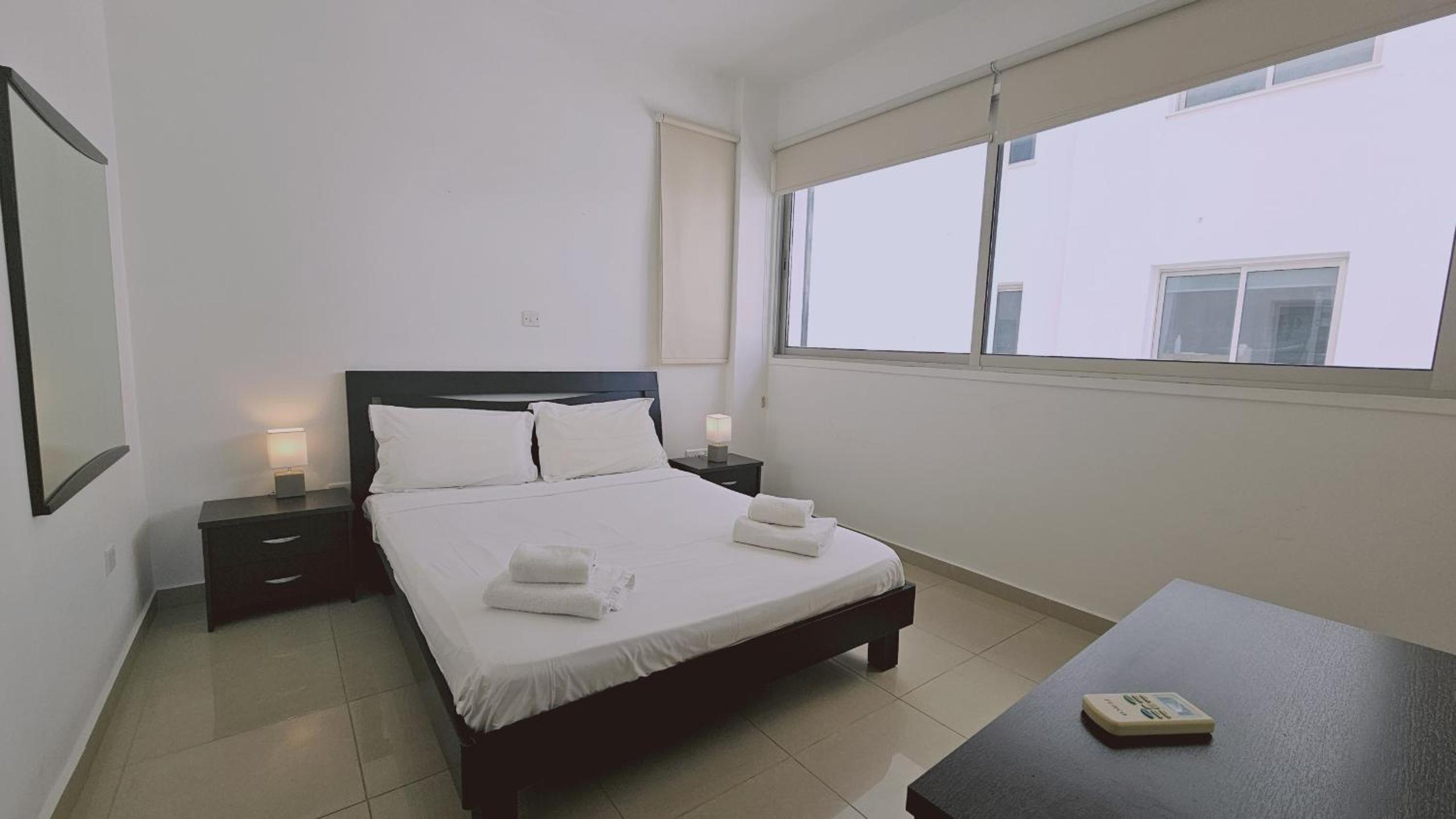 STAY White Petals Apartment