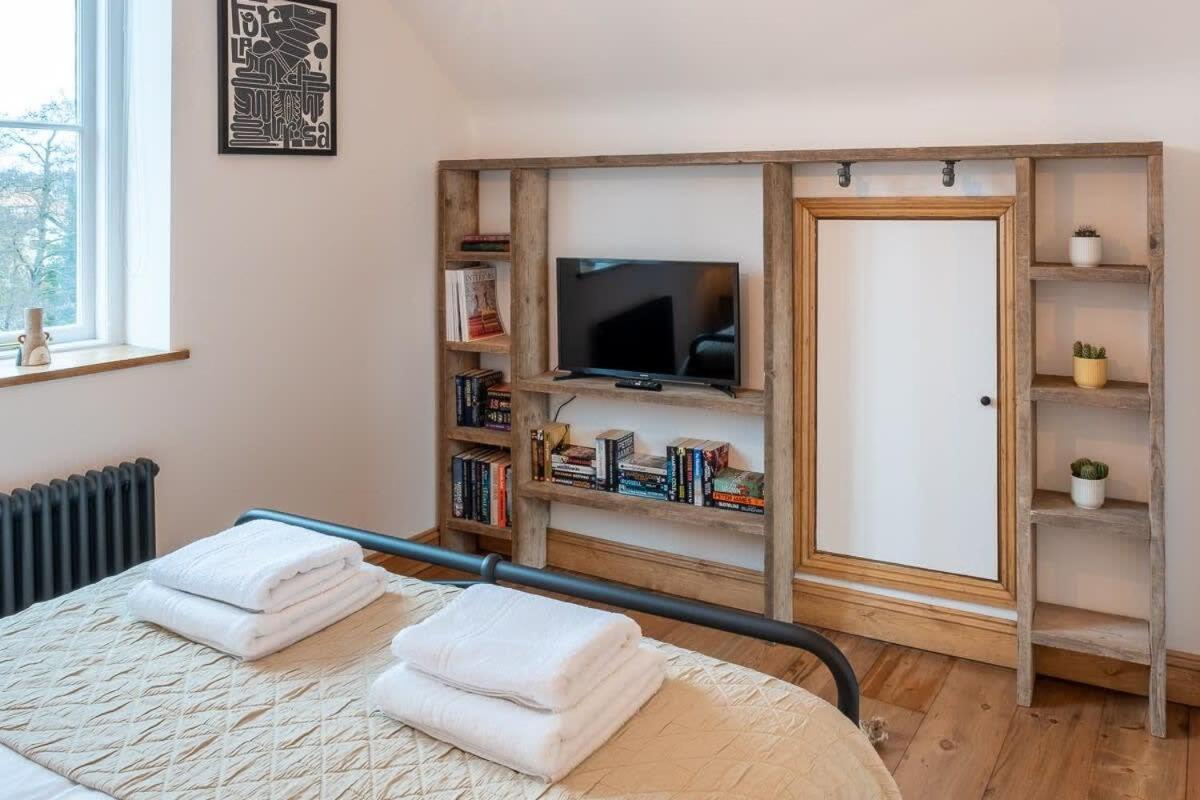 Stylish Quayside Apartment with River View view 2
