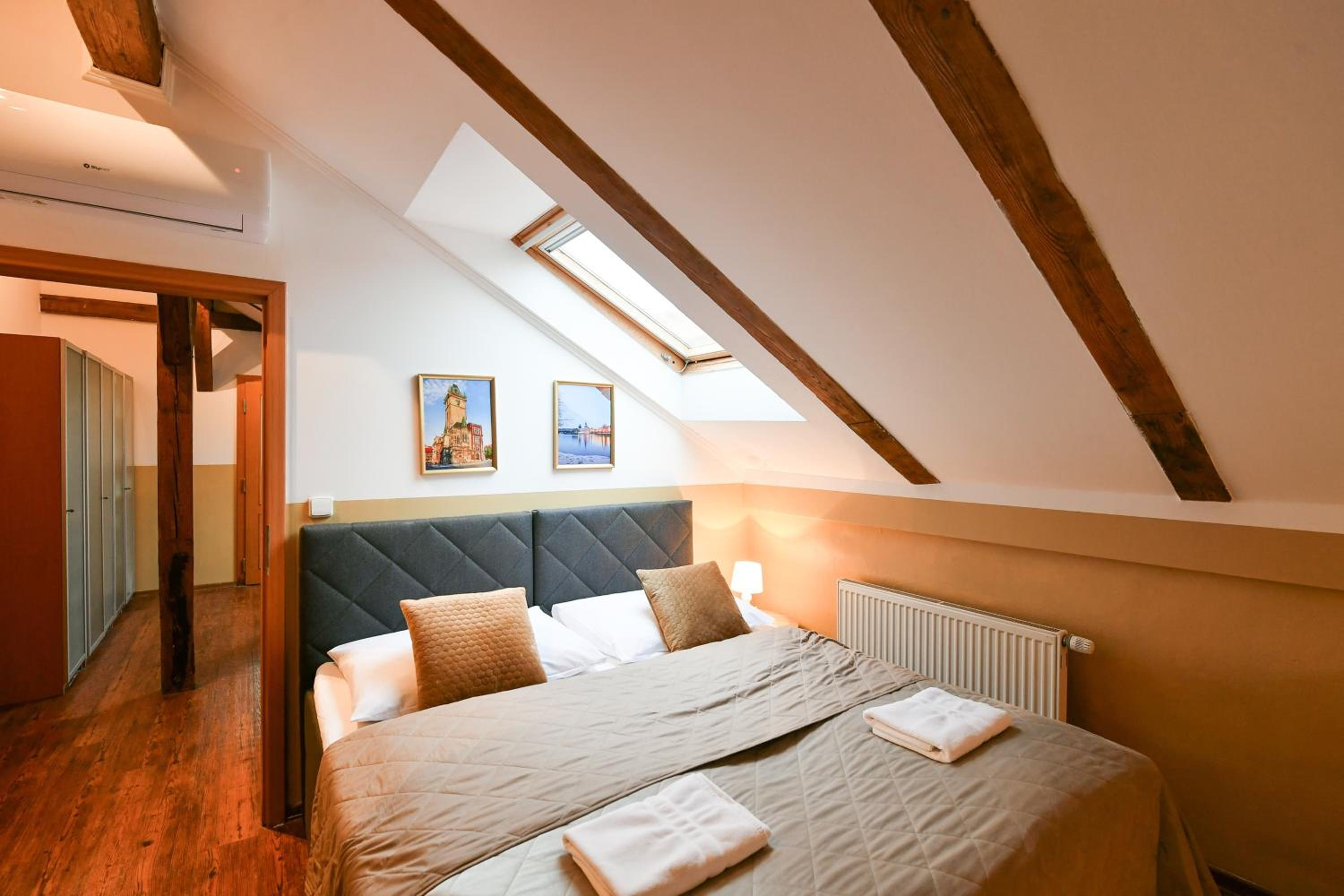 Amazing Charles Bridge Apartment