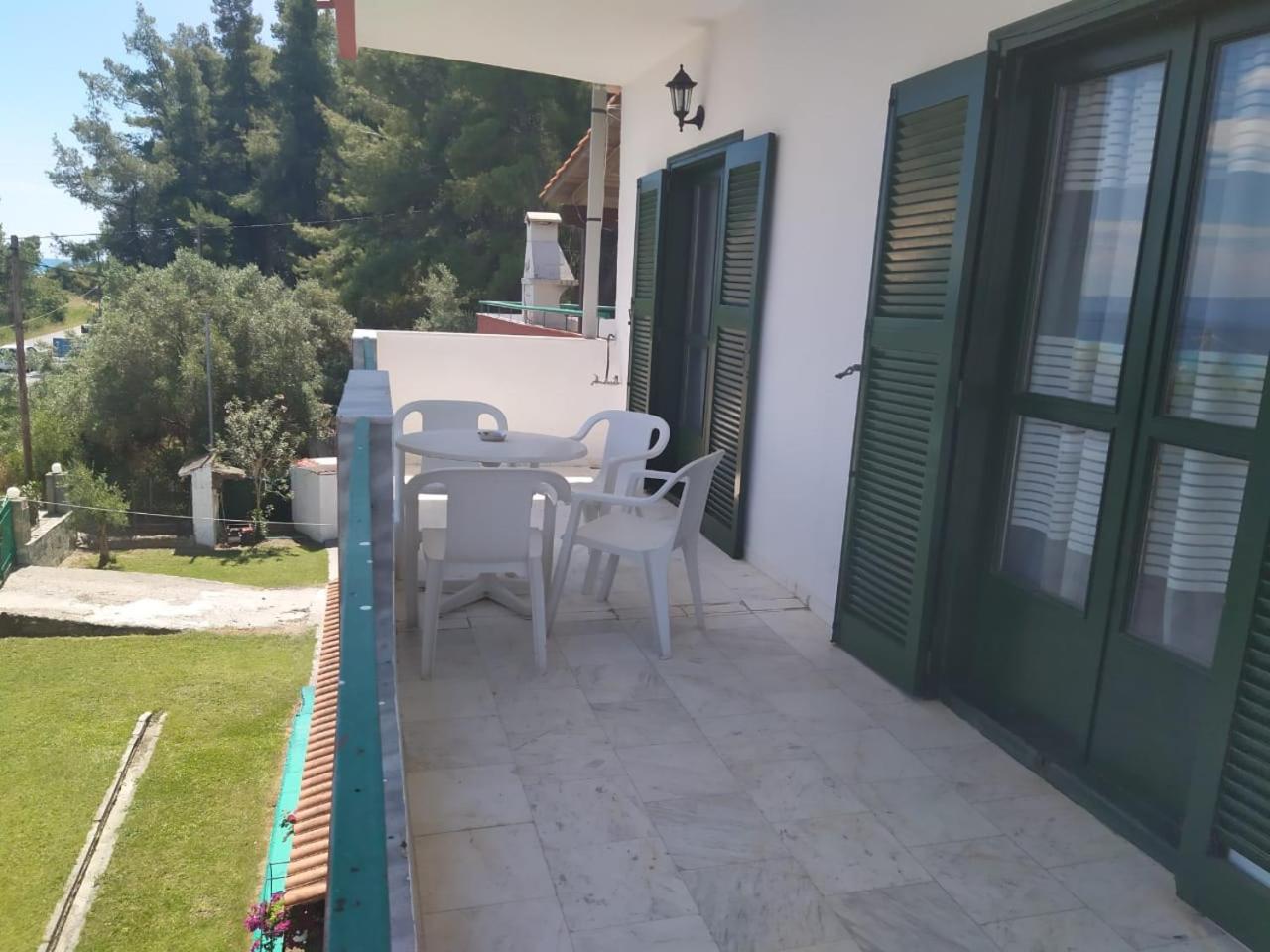 Thea Apartmens