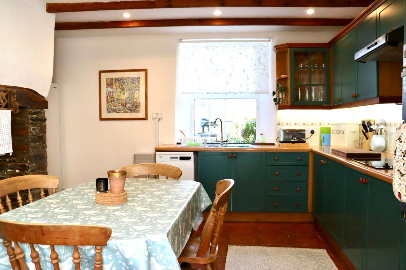 Lake Villa Holiday Cottages view 3