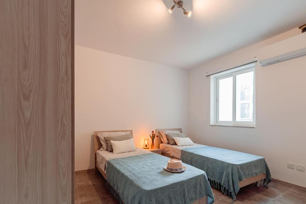 Chic 2-Bed Apartment in Central Il-Gżira