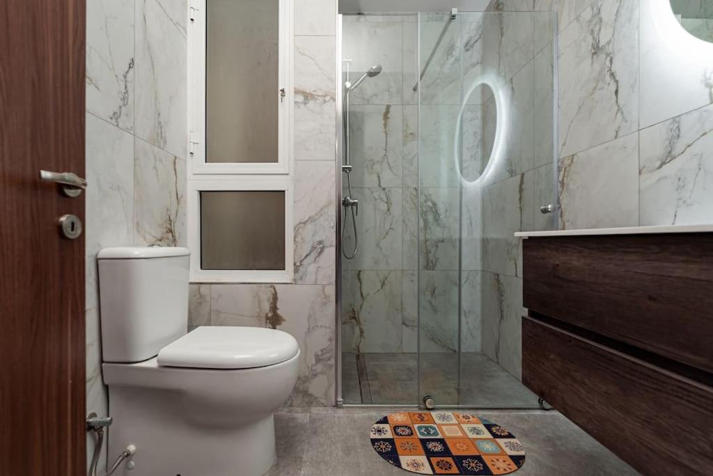 Chic 2-Bed Apartment in Central Il-Gżira