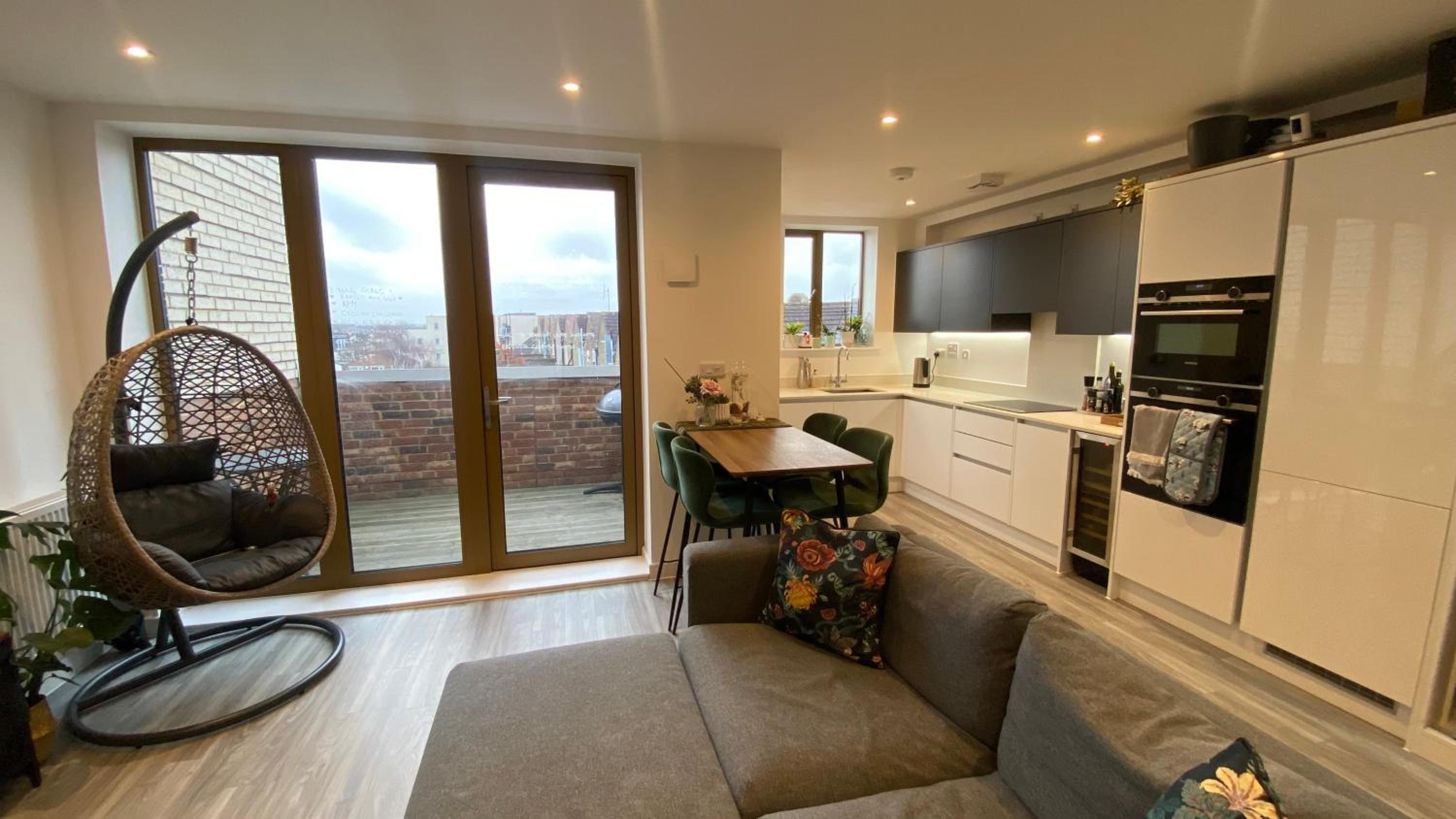 London Luxe: Stylish Studio