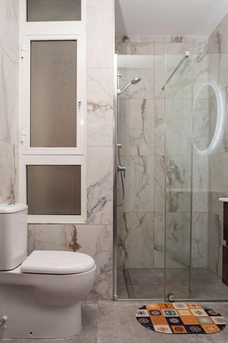 Chic 2-Bed Apartment in Central Il-Gżira