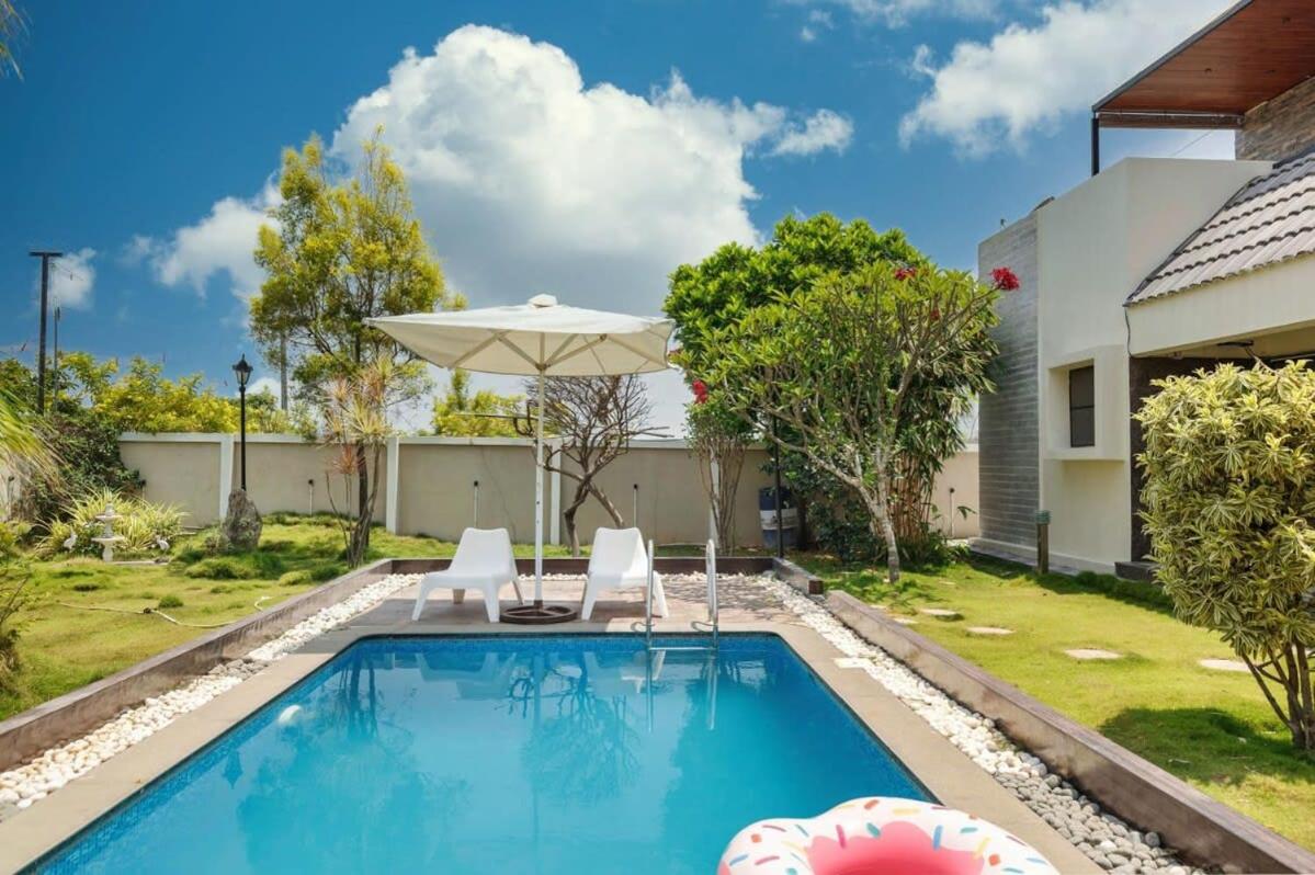 The JhilMil Paradise 6 BHK Villa 3 Pvt Pool Pvt lawn