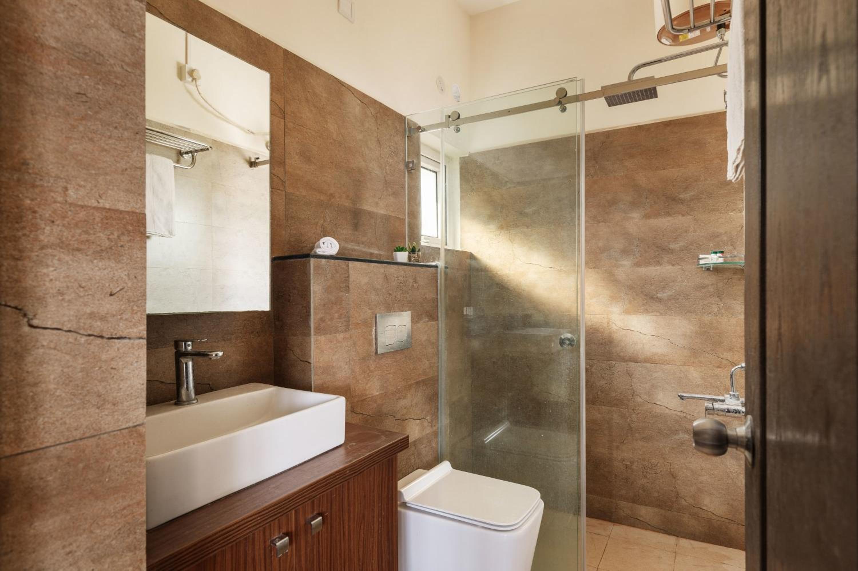 The JhilMil Paradise 6 BHK Villa 3 Pvt Pool Pvt lawn