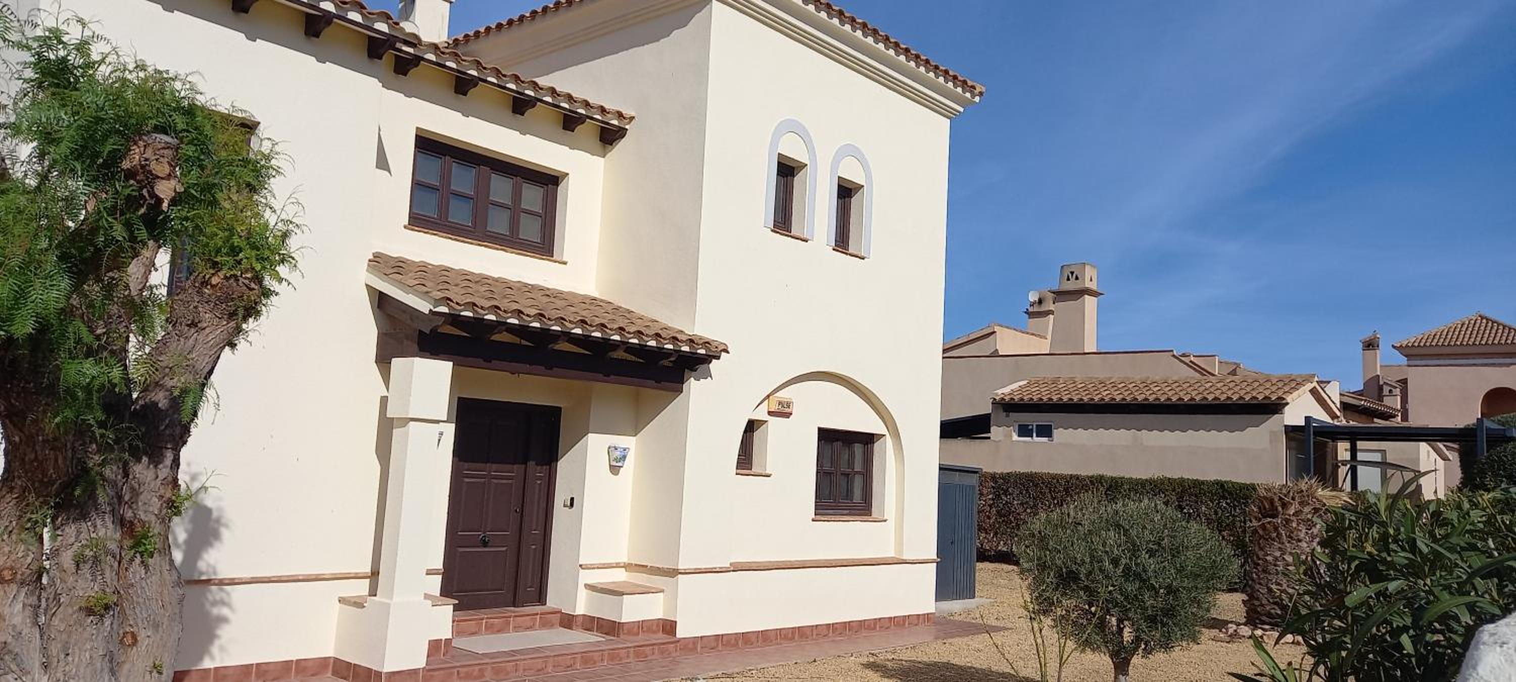 HL 005 Holiday Rentals 3 bedroom 2 bathroom villa view 5
