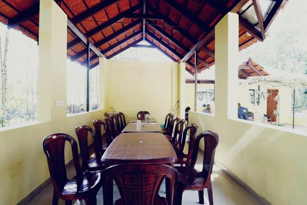 Coffee Breeze Plantation Homestay - Swimming Pool and Simple Rooms