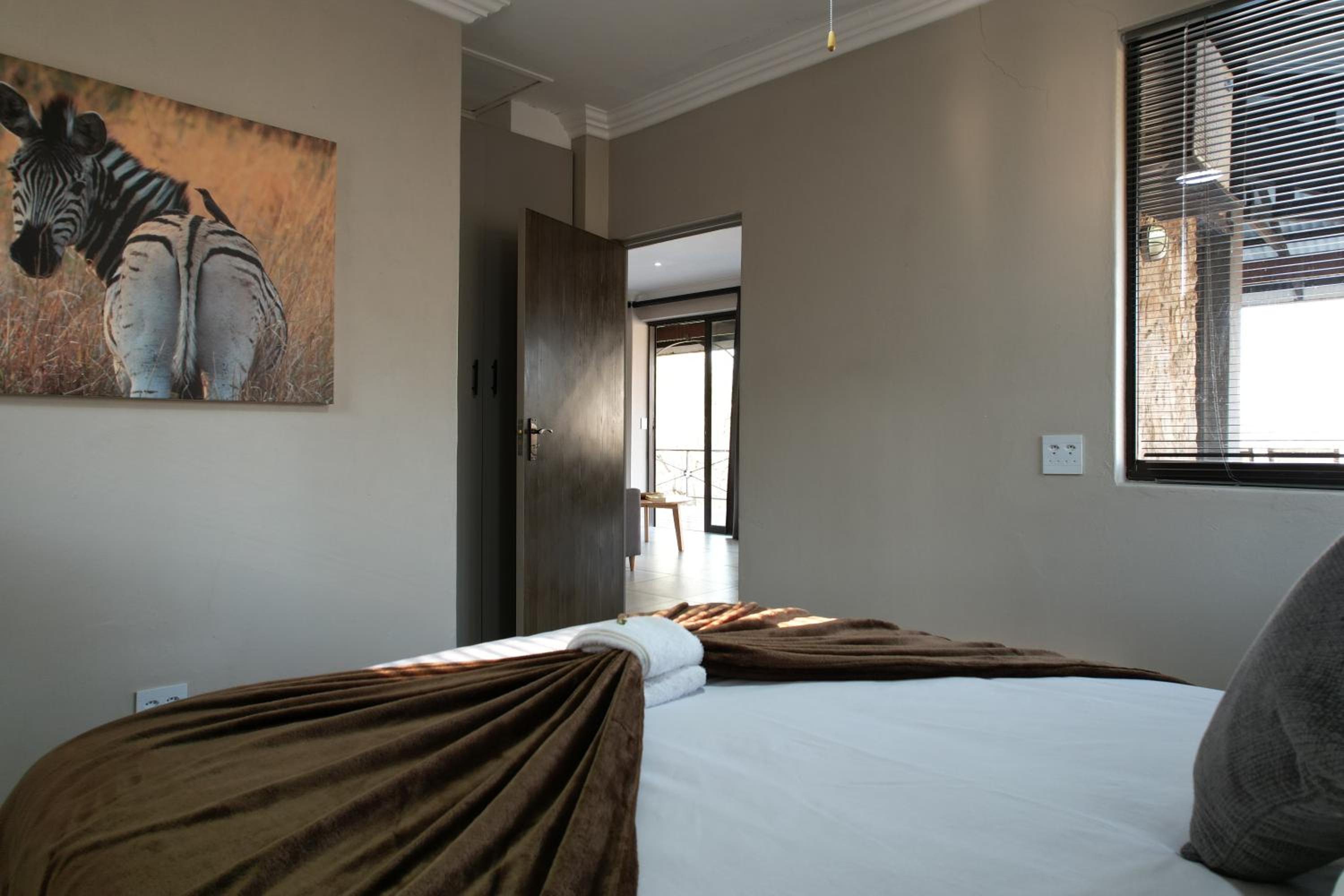 Tamboti Lodge - Zulweni Private Game Reserve view 5