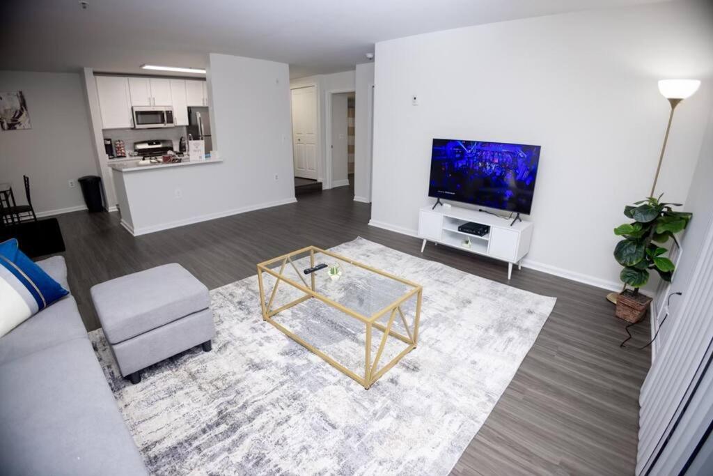 Perfect Stay! 1 BR mins to DC view 2