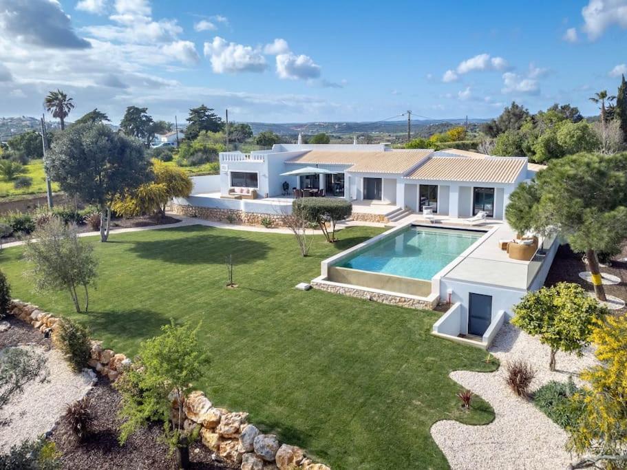 Lagos Luxe: Private 4BR Designer Villa with Pool view 5