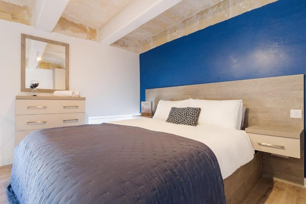 Modern 1BDR City Suite with WiFi & Harbour Views! view 4