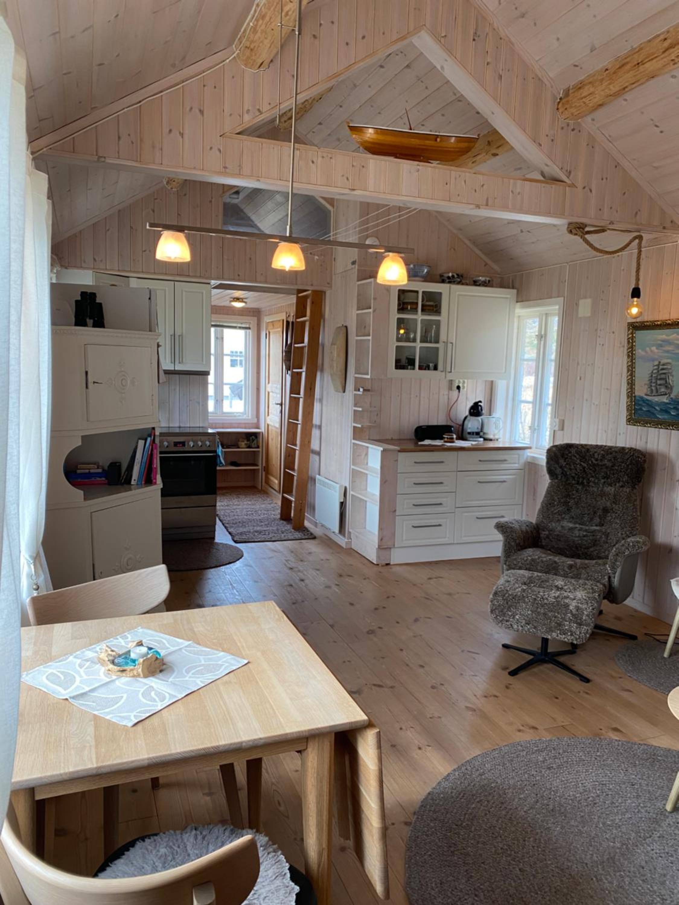 Unstad cabin with seaview