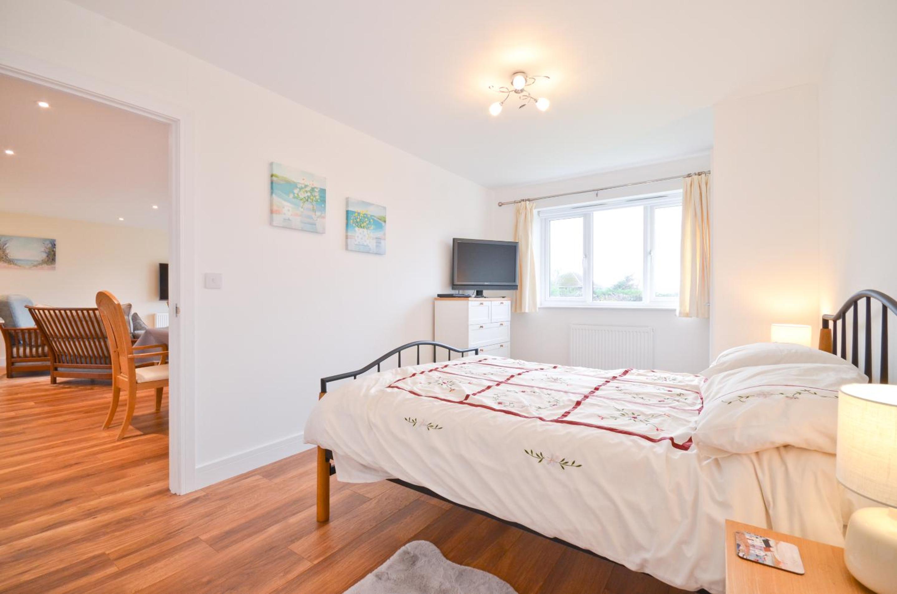 Sandown Vacations - Bay Reach - Property Image 16