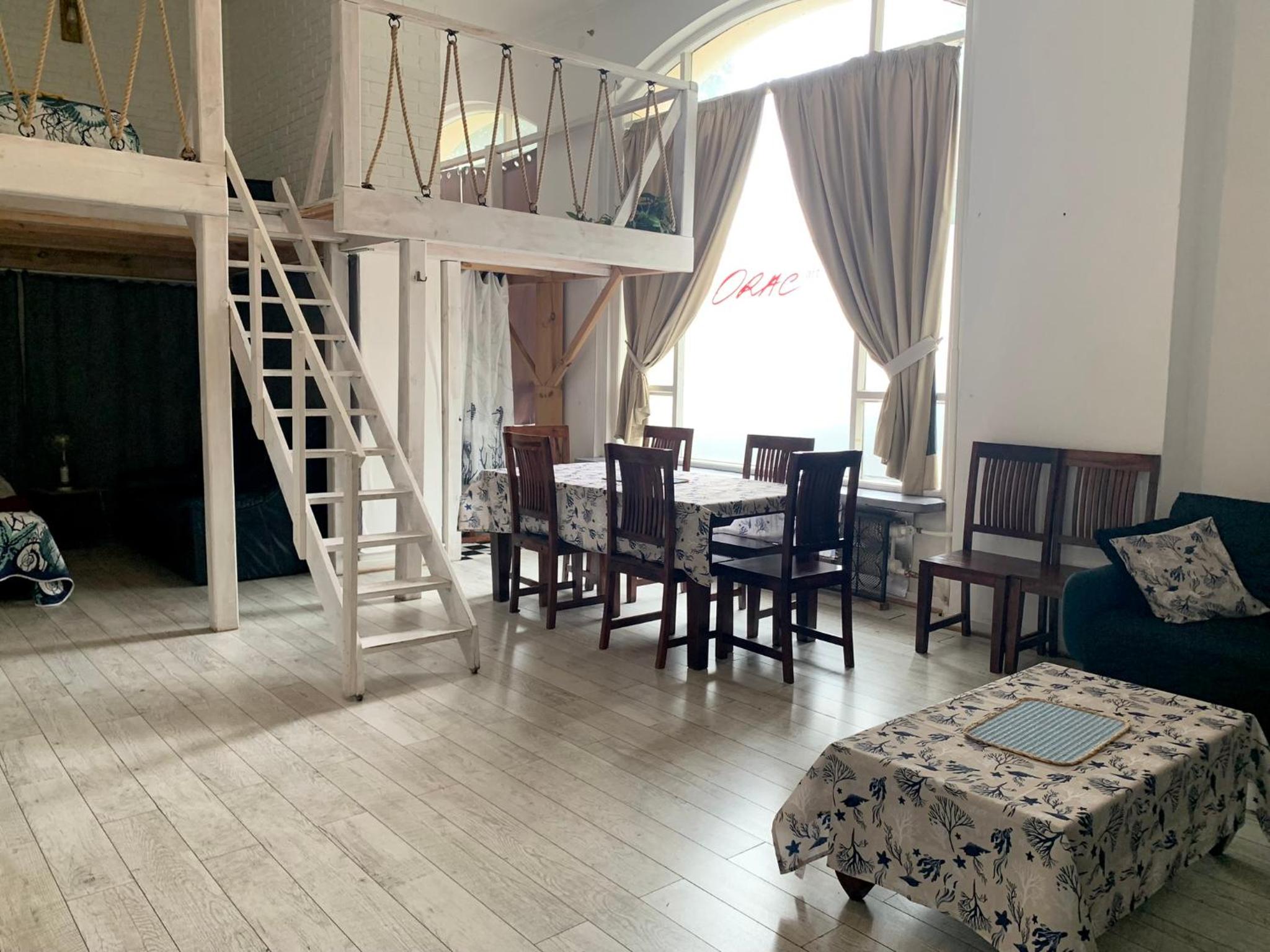 Amazing Art Loft / City Centrum/ Free Parking