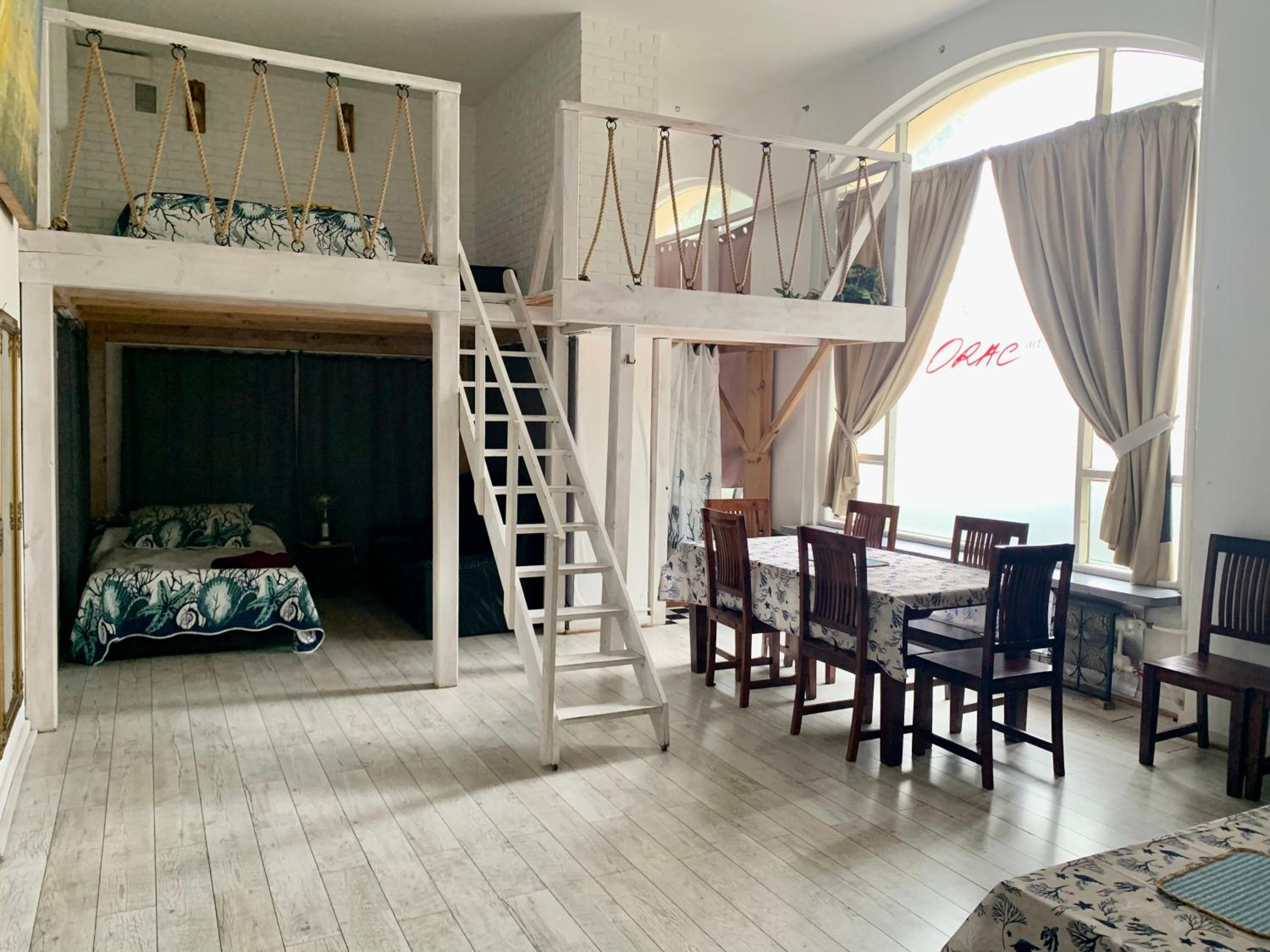 Amazing Art Loft / City Centrum/ Free Parking