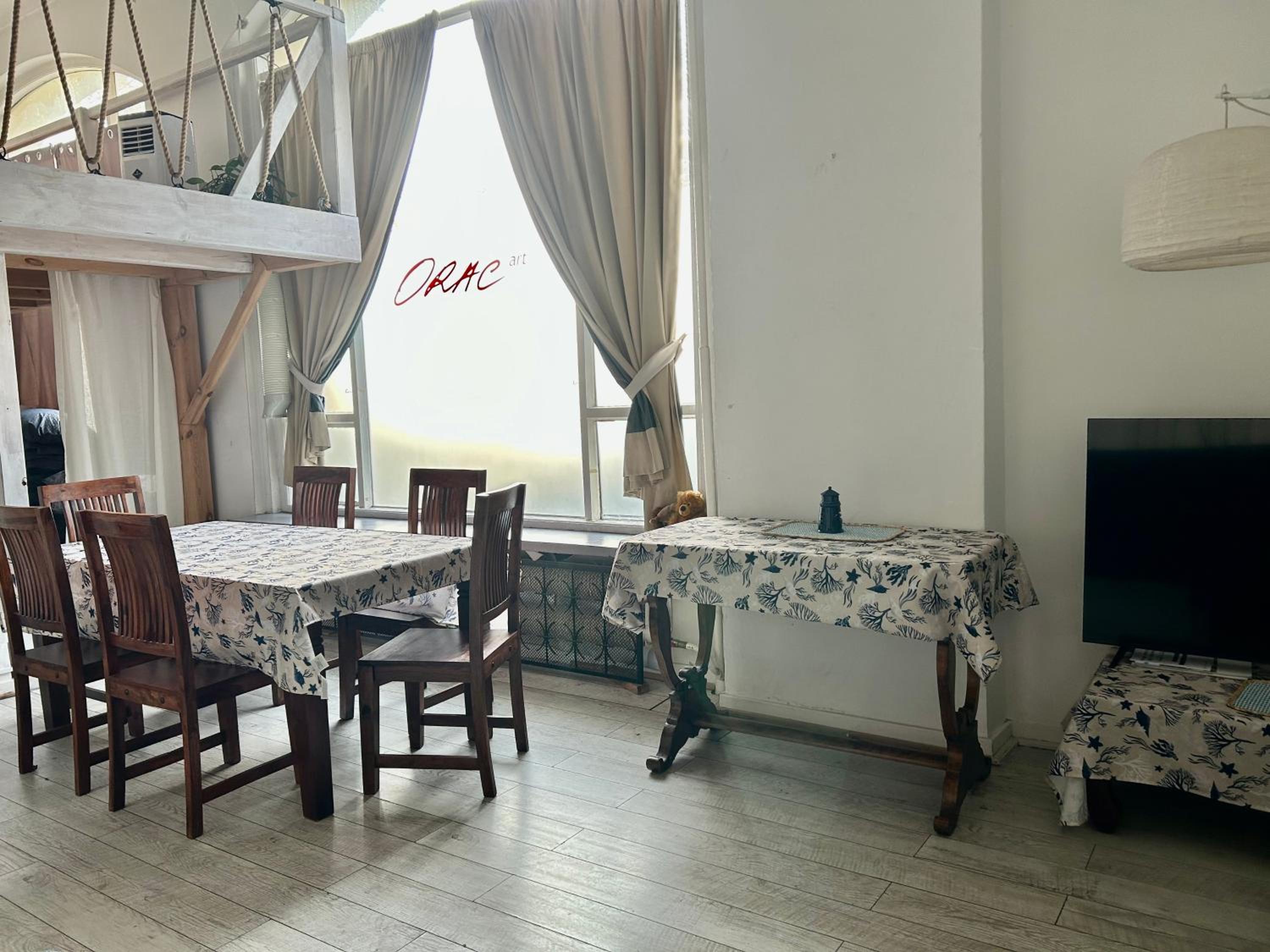 Amazing Art Loft / City Centrum/ Free Parking