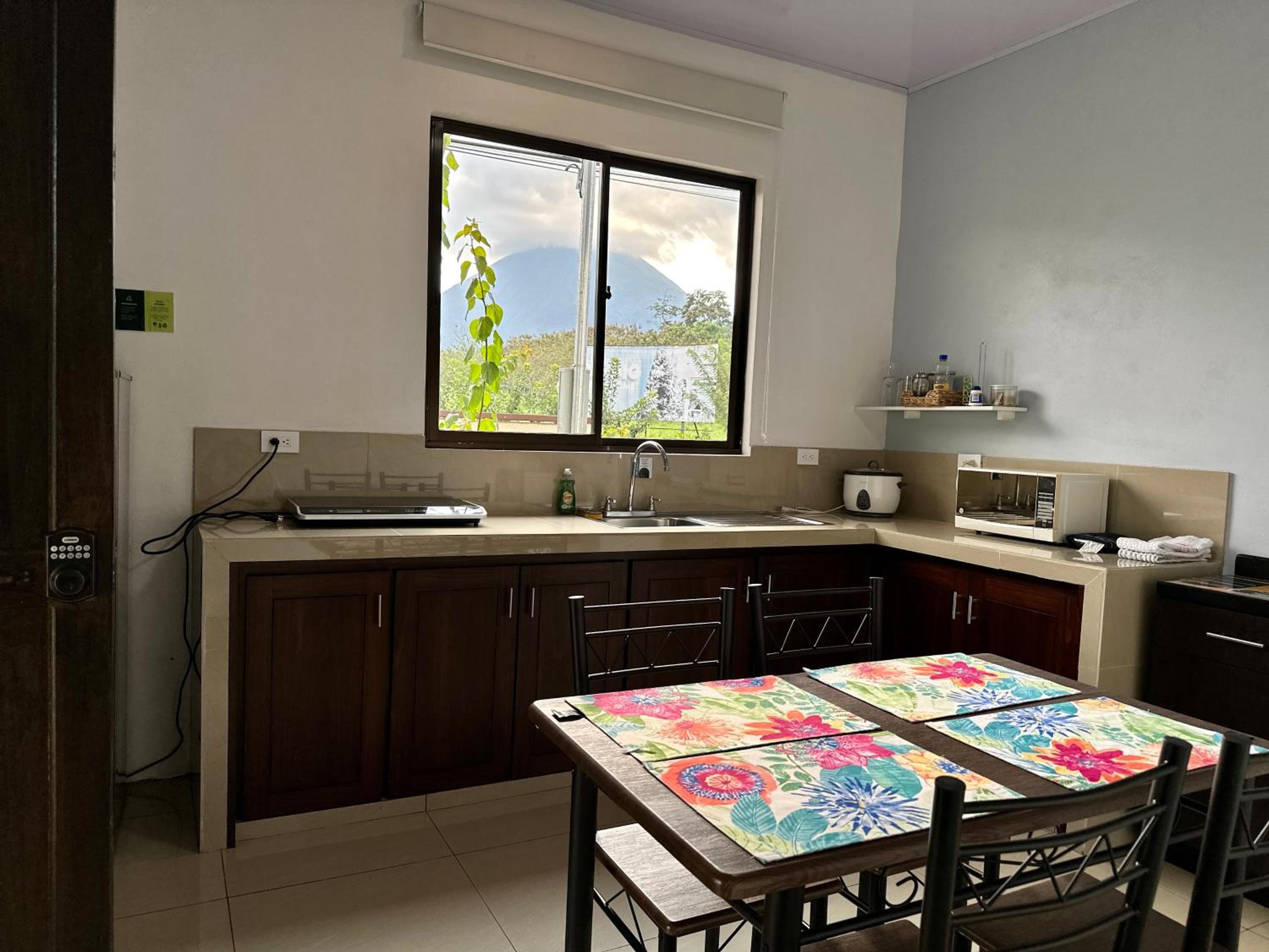 Oasis Arenal Villa Downtown Arenal Volcano View