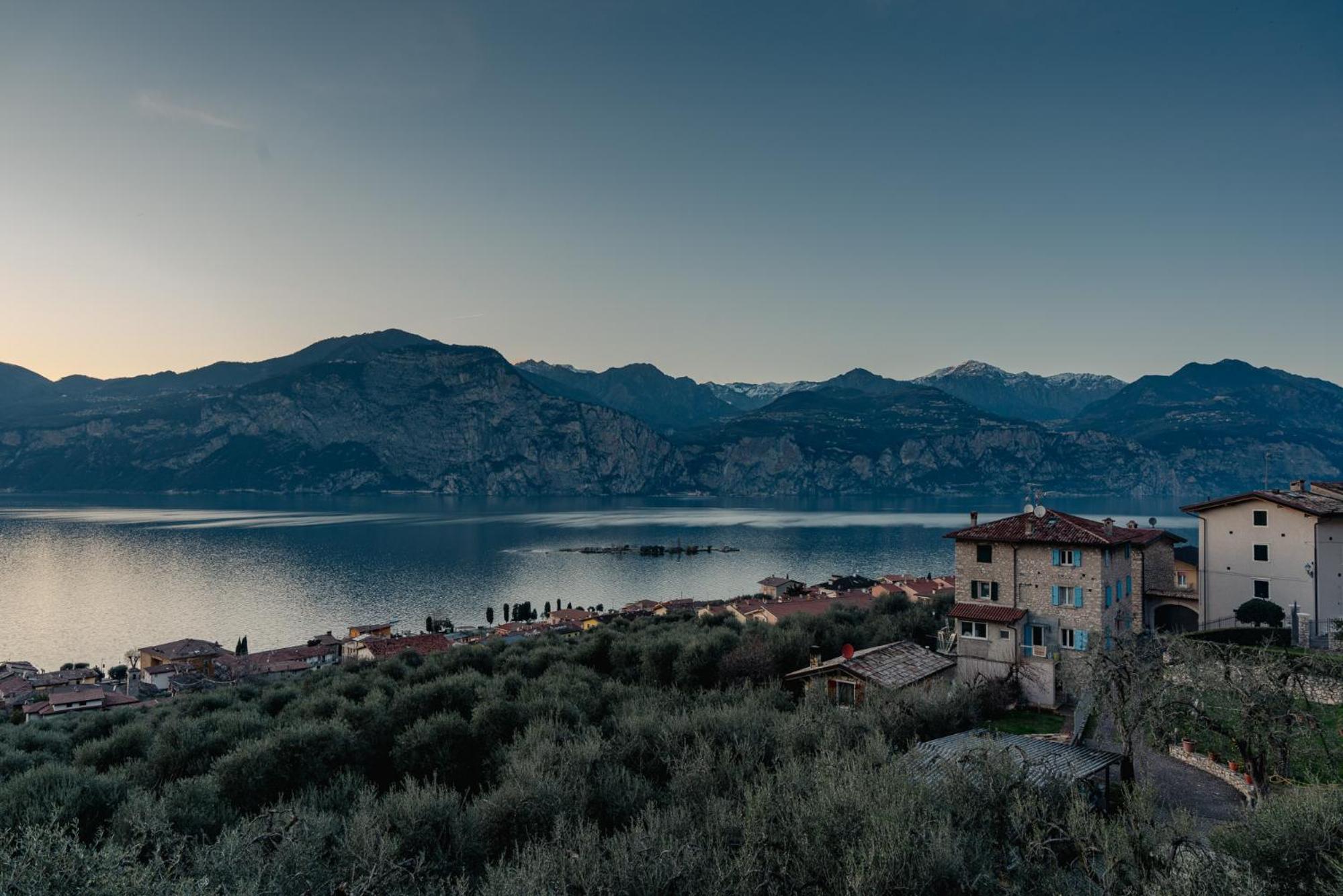 Villa Nadya by GardaDoma view 4