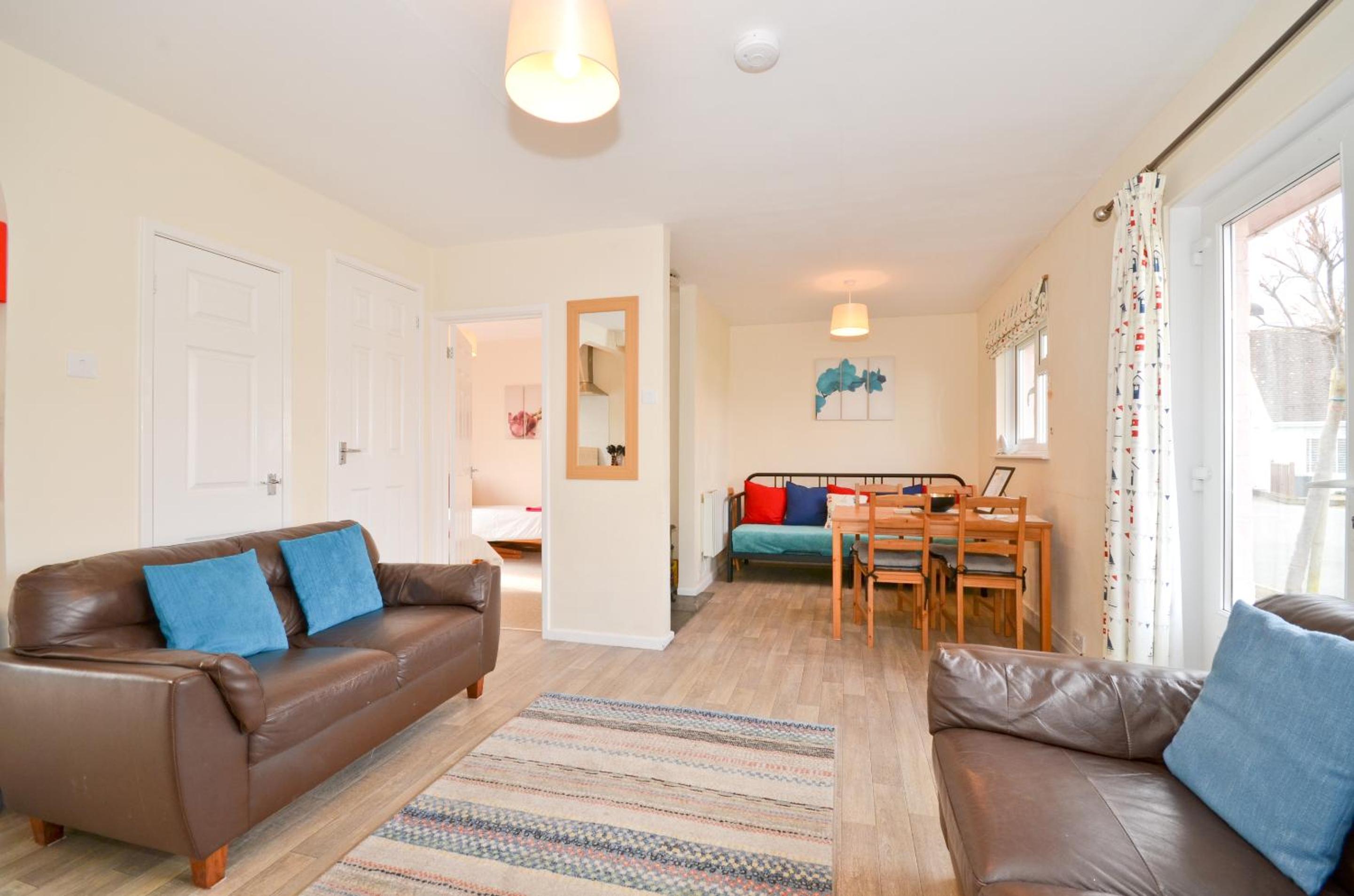 18 Tollgate Cottages view 2