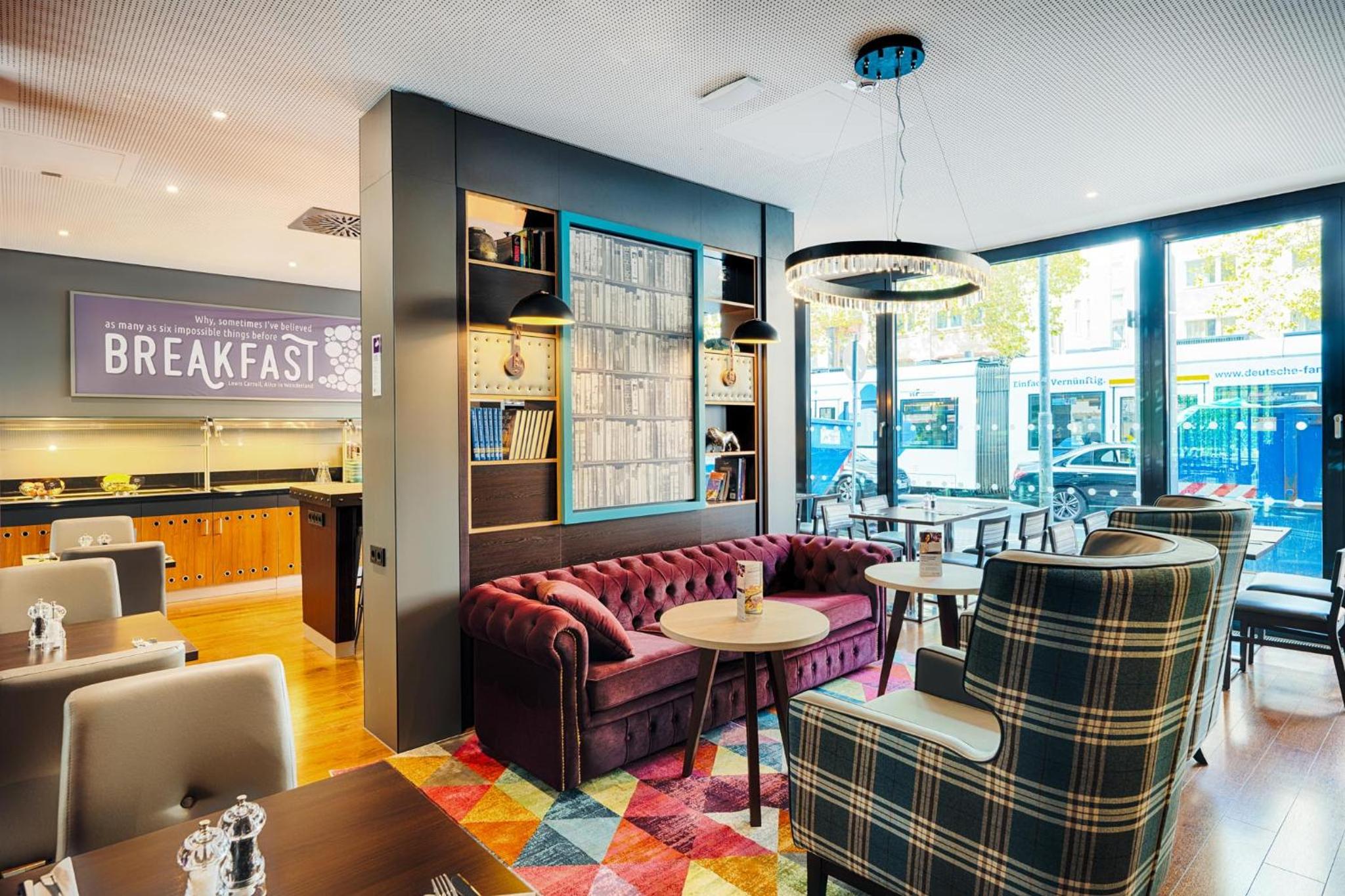 Premier Inn Frankfurt City Europaviertel - Property Image 2
