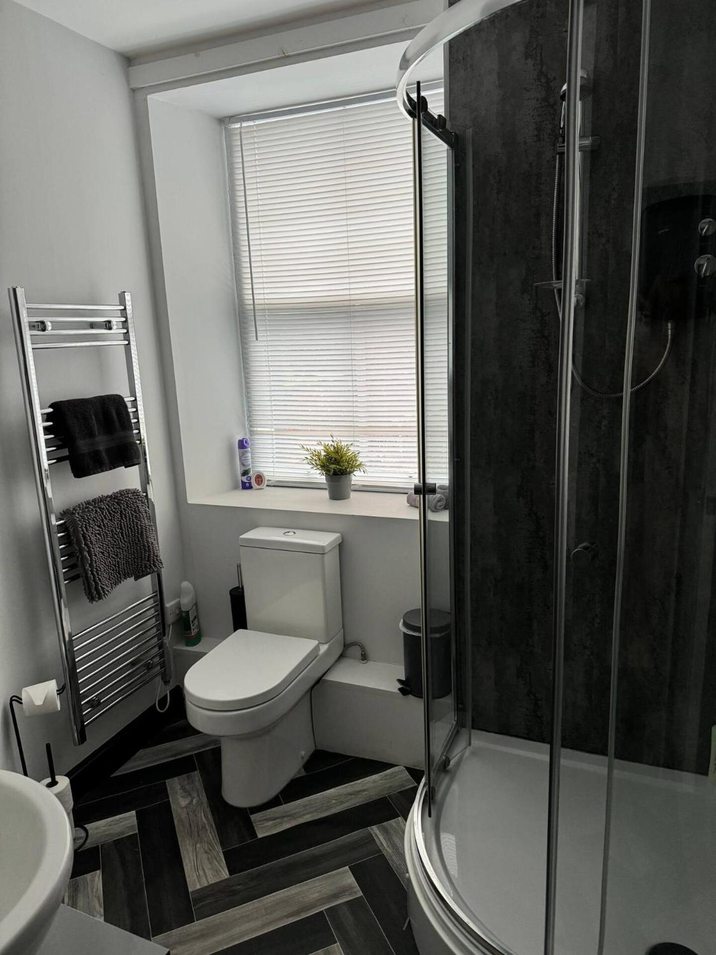 Lowther Apartment - 2 Bedrooms - Sleeps 4 view 2